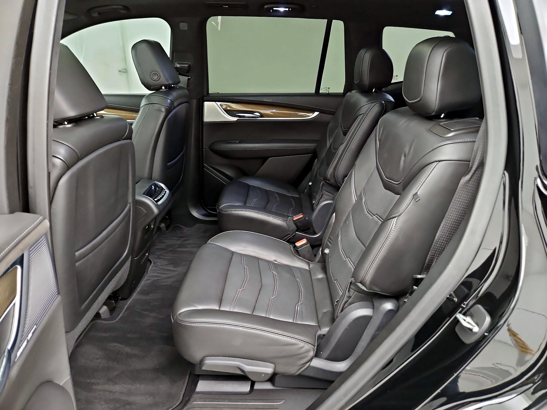 Thumbnail: 2022 Cadillac XT6 - 20
