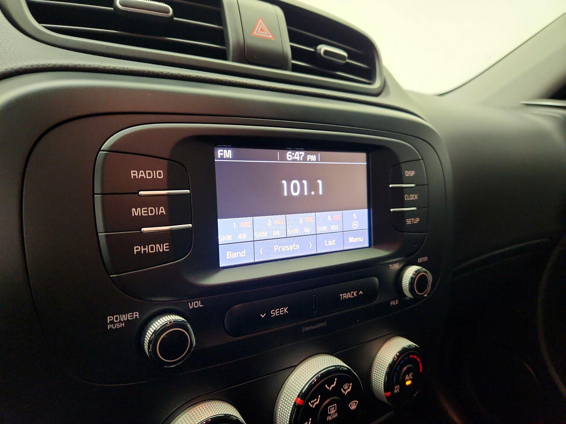 Thumbnail: 2017 Kia Soul - 15