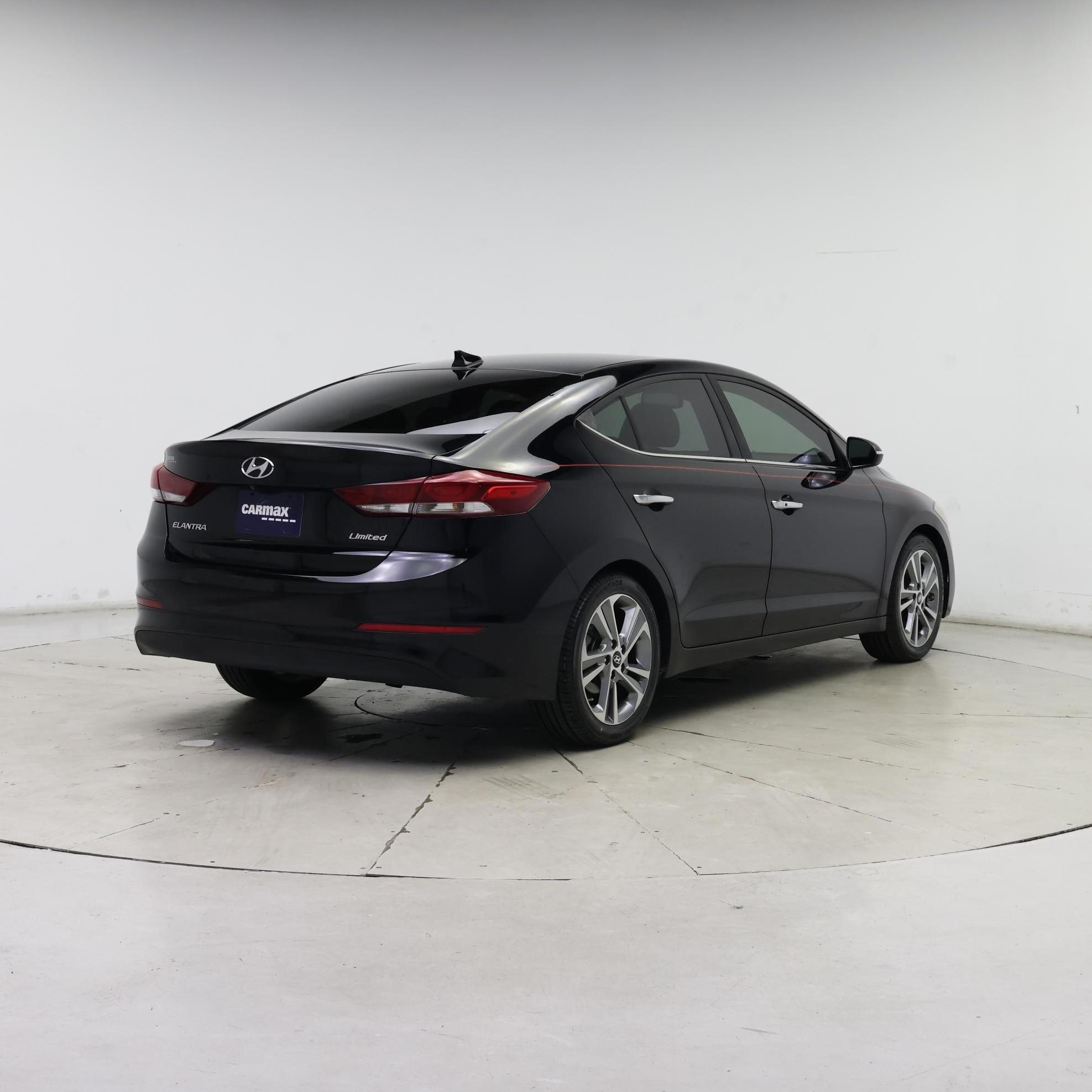 Thumbnail: 2017 Hyundai Elantra - 8