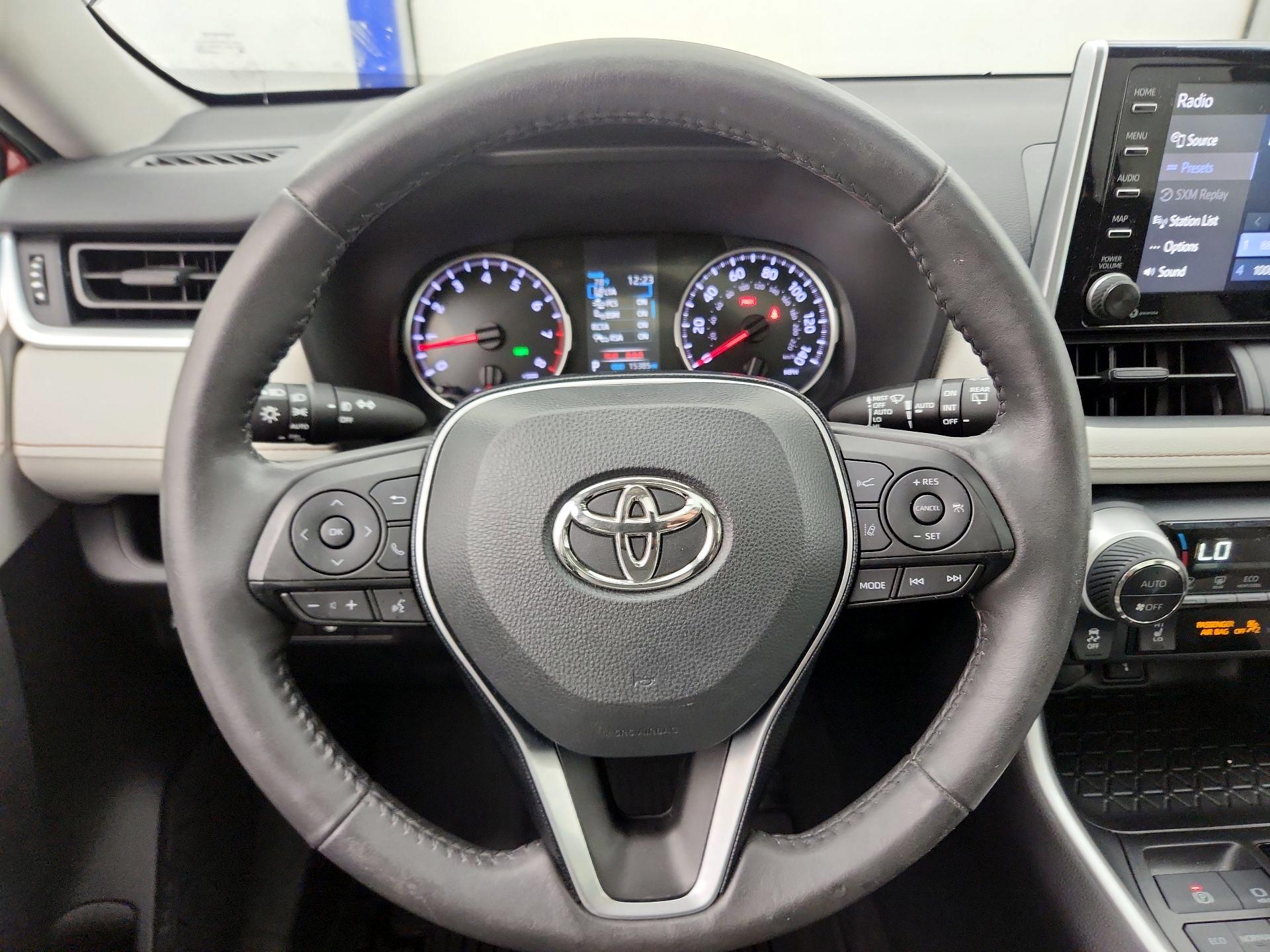 Thumbnail: 2021 Toyota RAV4 - 10