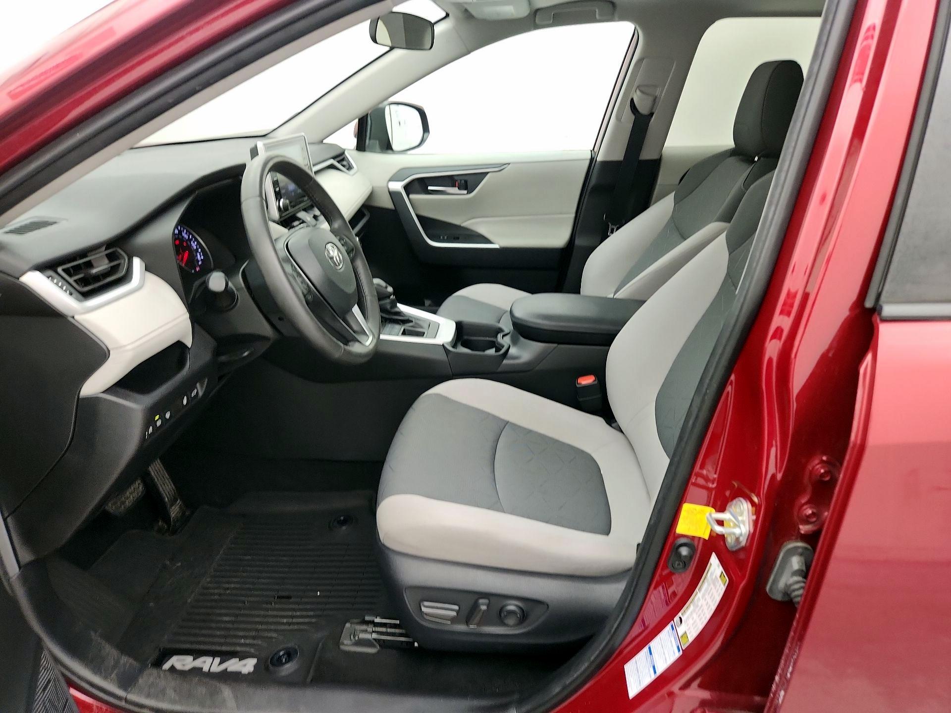 Thumbnail: 2021 Toyota RAV4 - 11