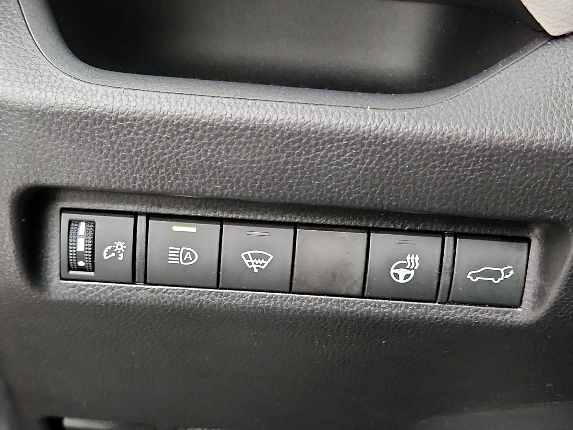 Thumbnail: 2021 Toyota RAV4 - 13