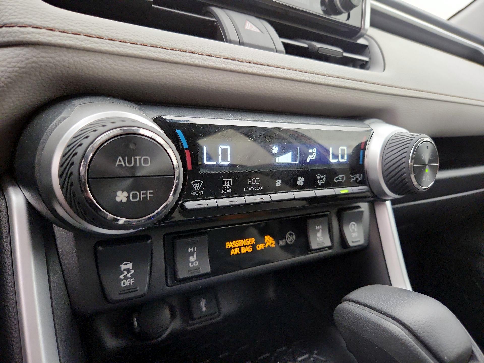 Thumbnail: 2021 Toyota RAV4 - 16