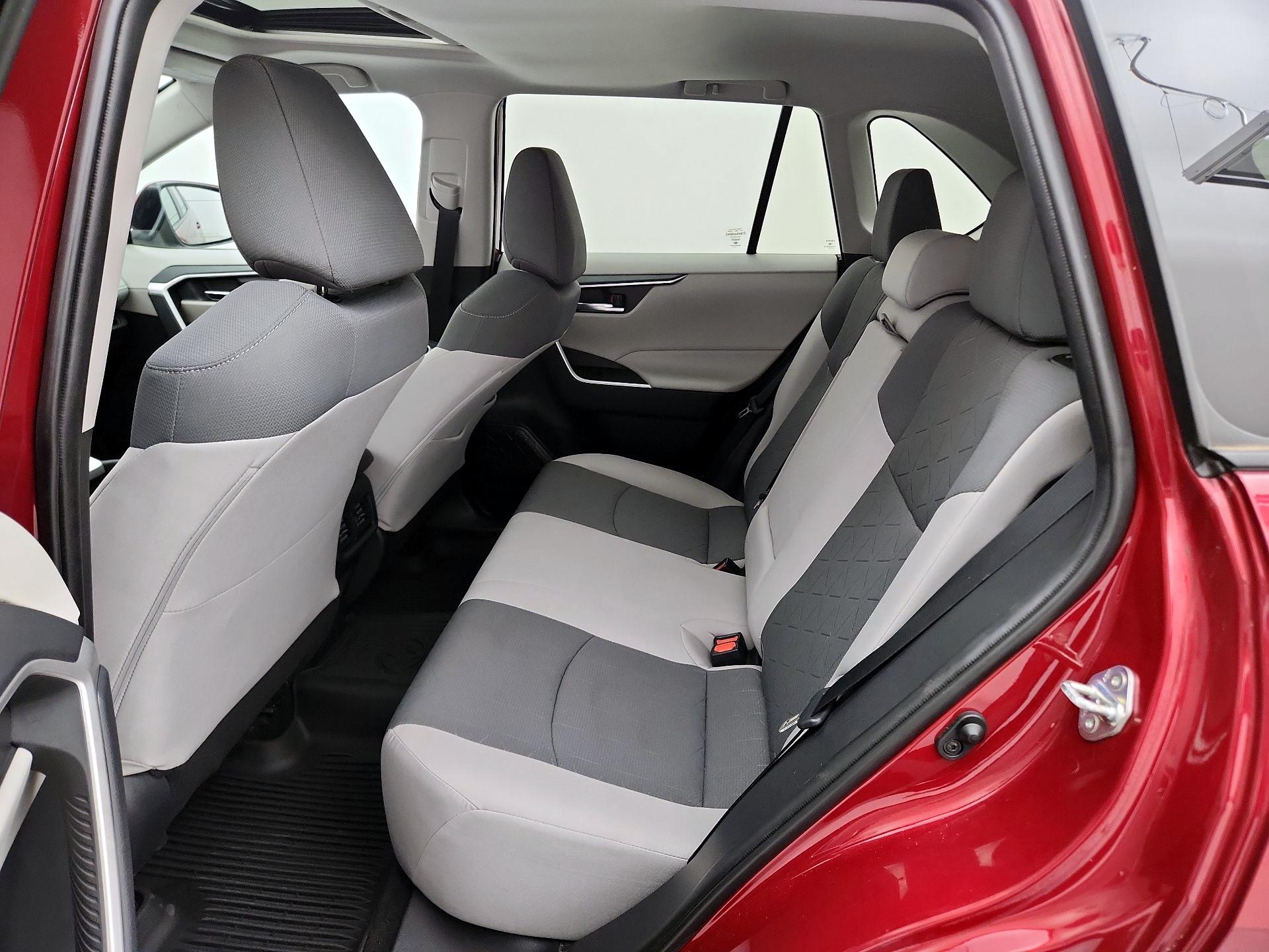 Thumbnail: 2021 Toyota RAV4 - 20