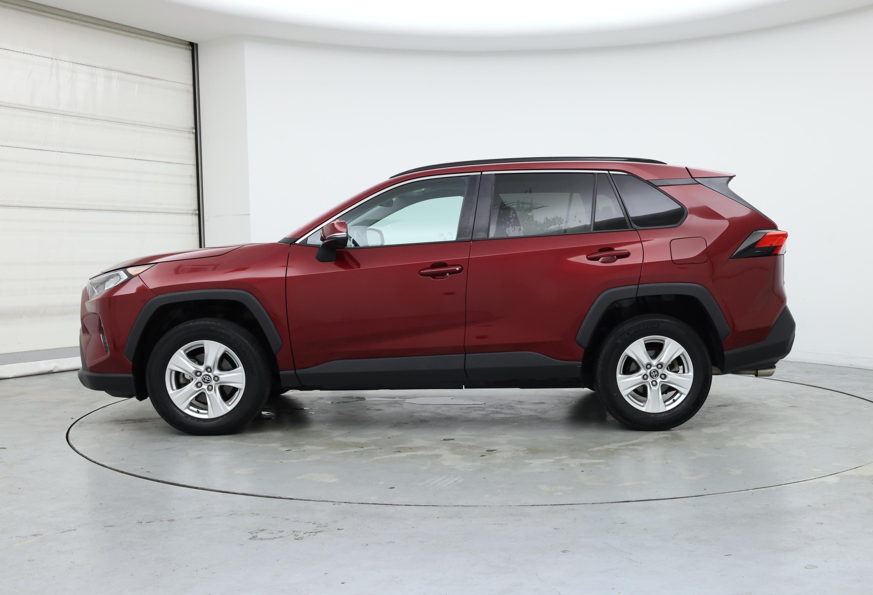 Thumbnail: 2021 Toyota RAV4 - 3