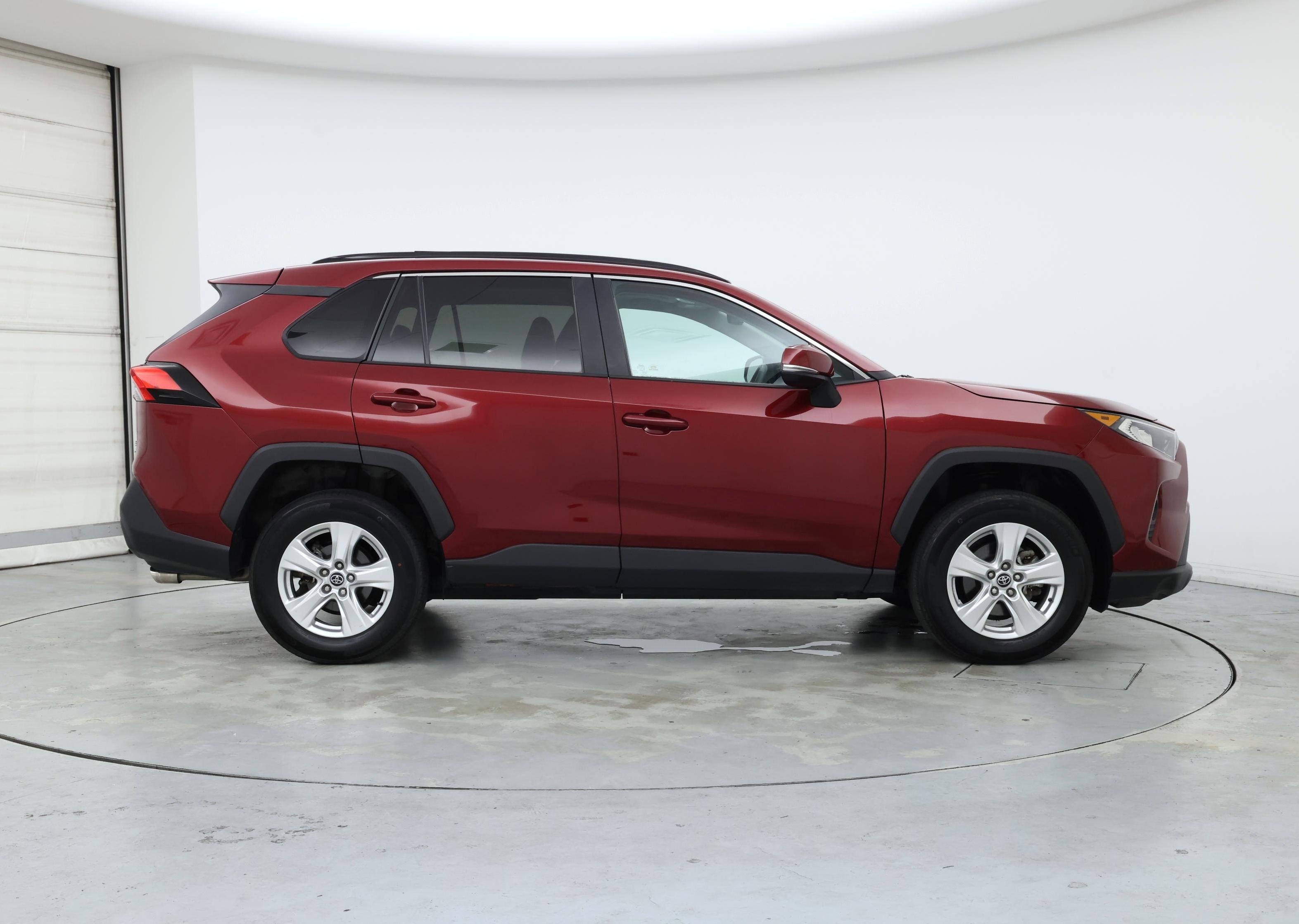 Thumbnail: 2021 Toyota RAV4 - 7