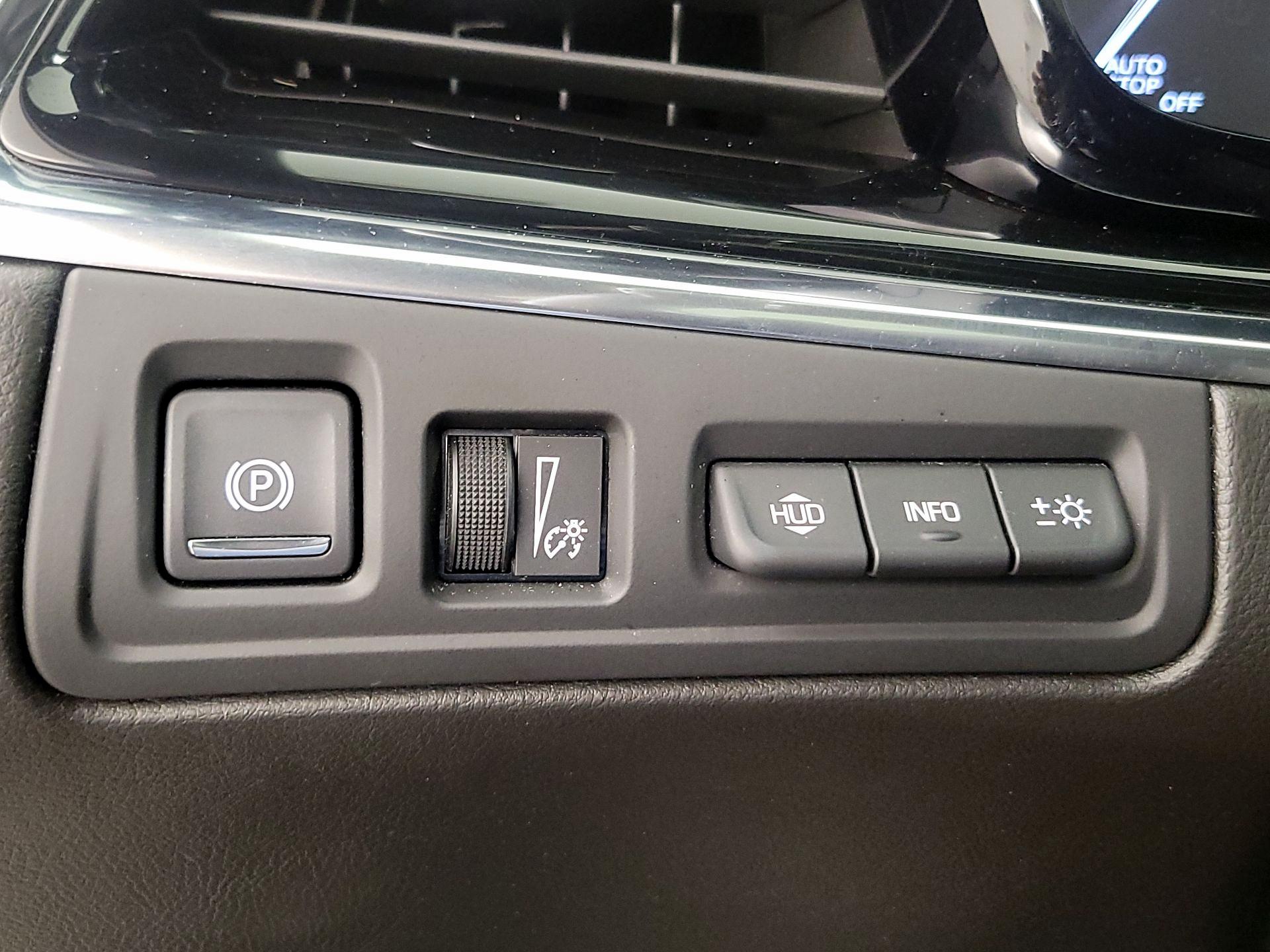 Thumbnail: 2020 Cadillac XT6 - 13