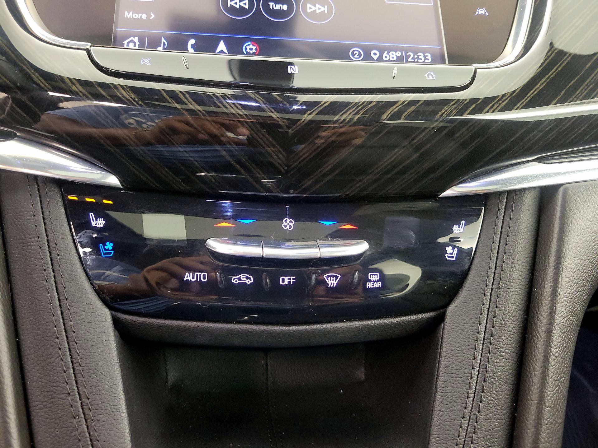 Thumbnail: 2020 Cadillac XT6 - 17