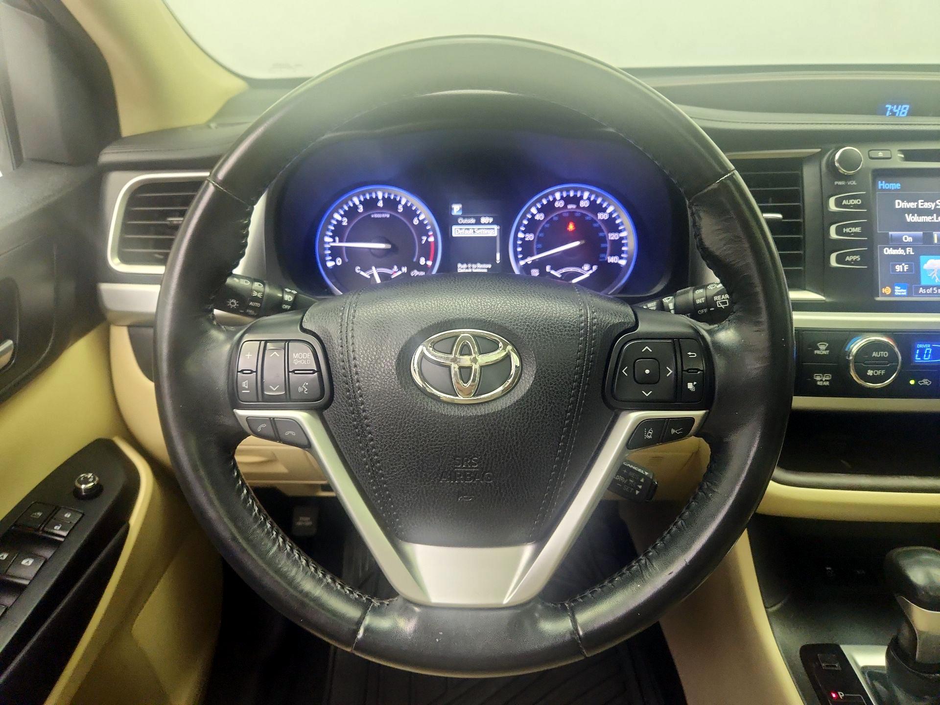 Thumbnail: 2017 Toyota Highlander - 10