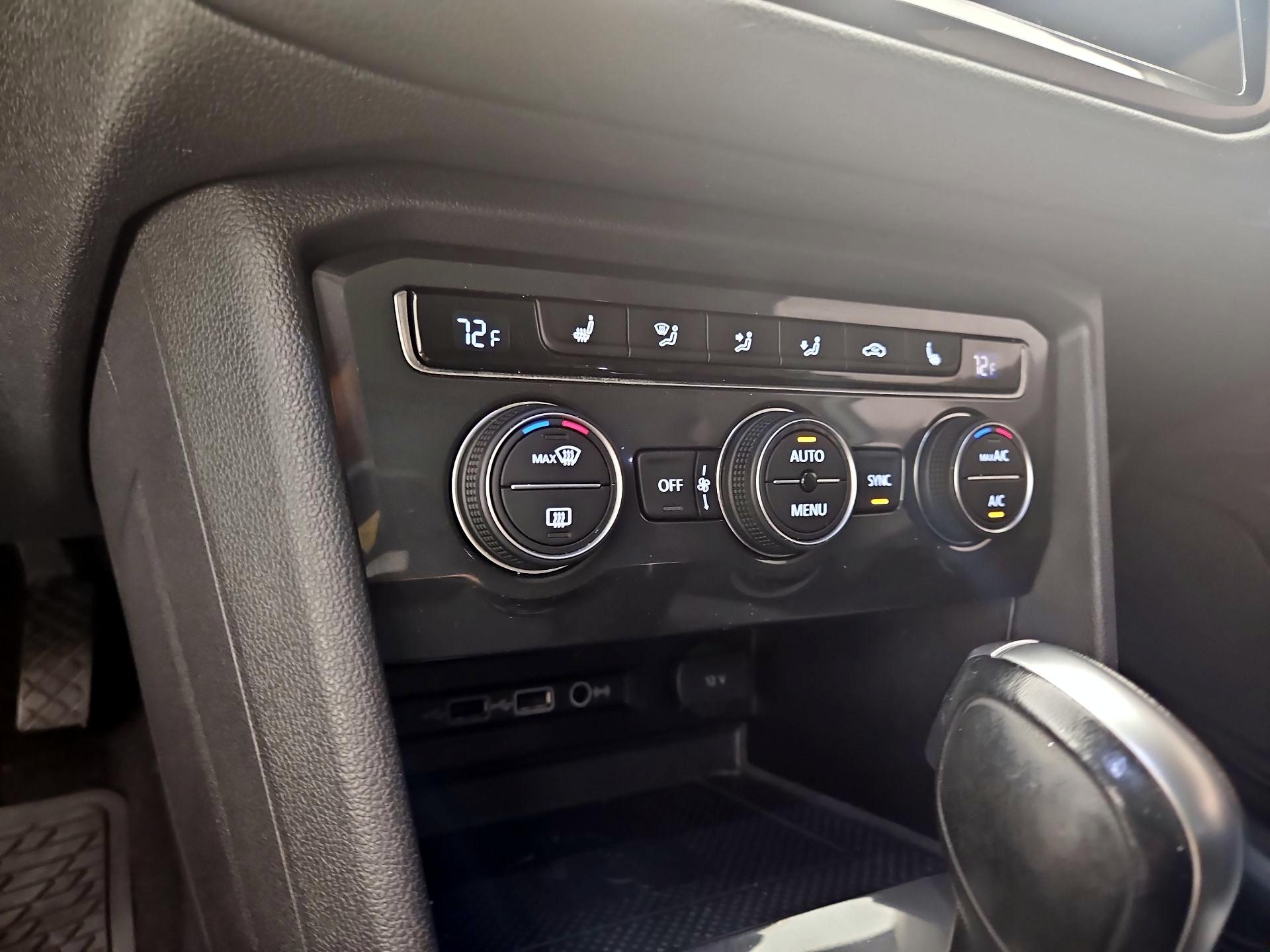 Thumbnail: 2020 Volkswagen Tiguan - 16