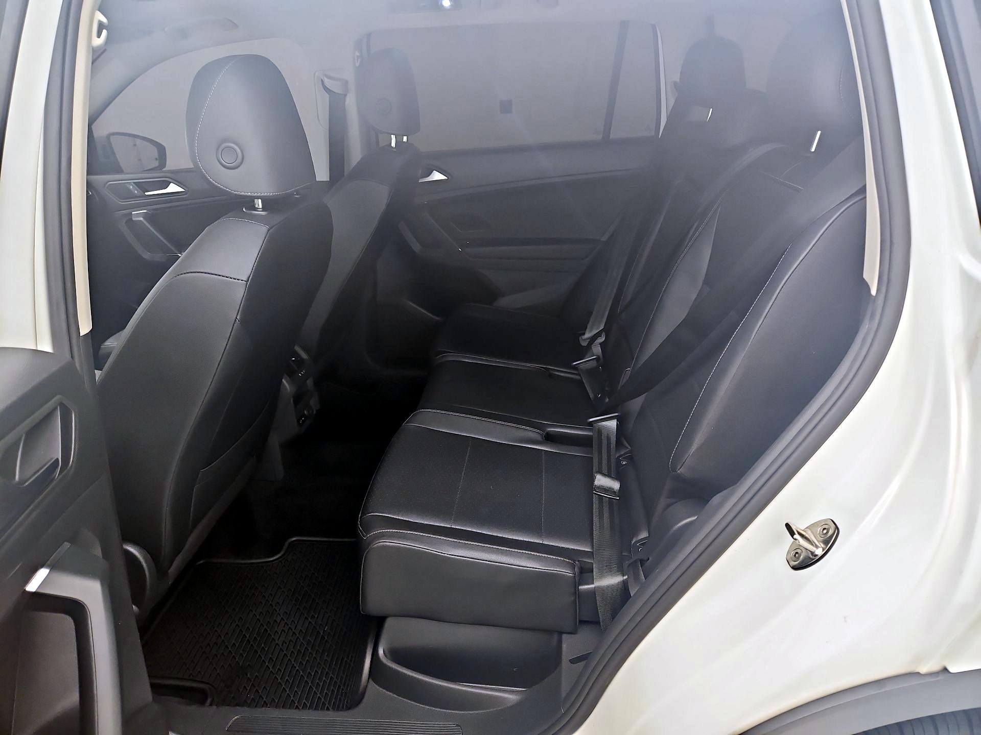 Thumbnail: 2020 Volkswagen Tiguan - 20