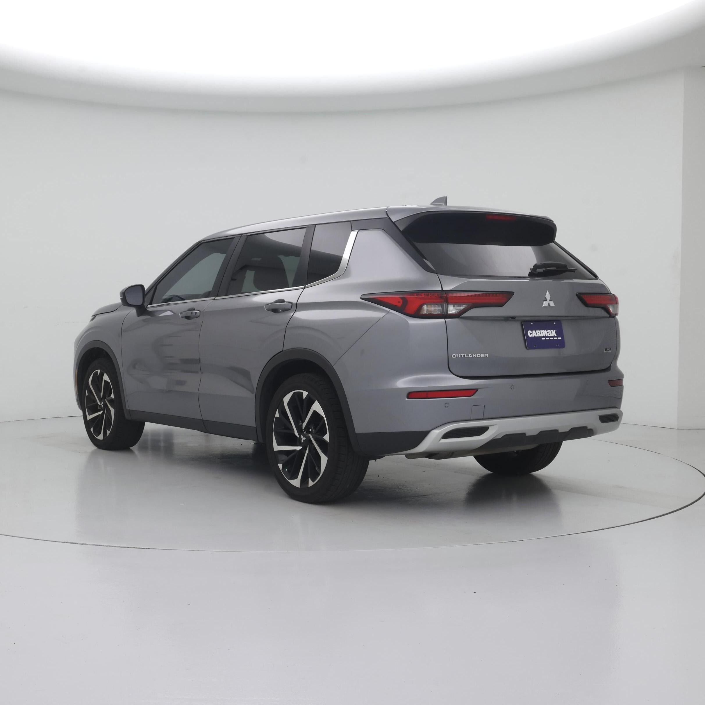 Thumbnail: 2022 Mitsubishi Outlander - 2