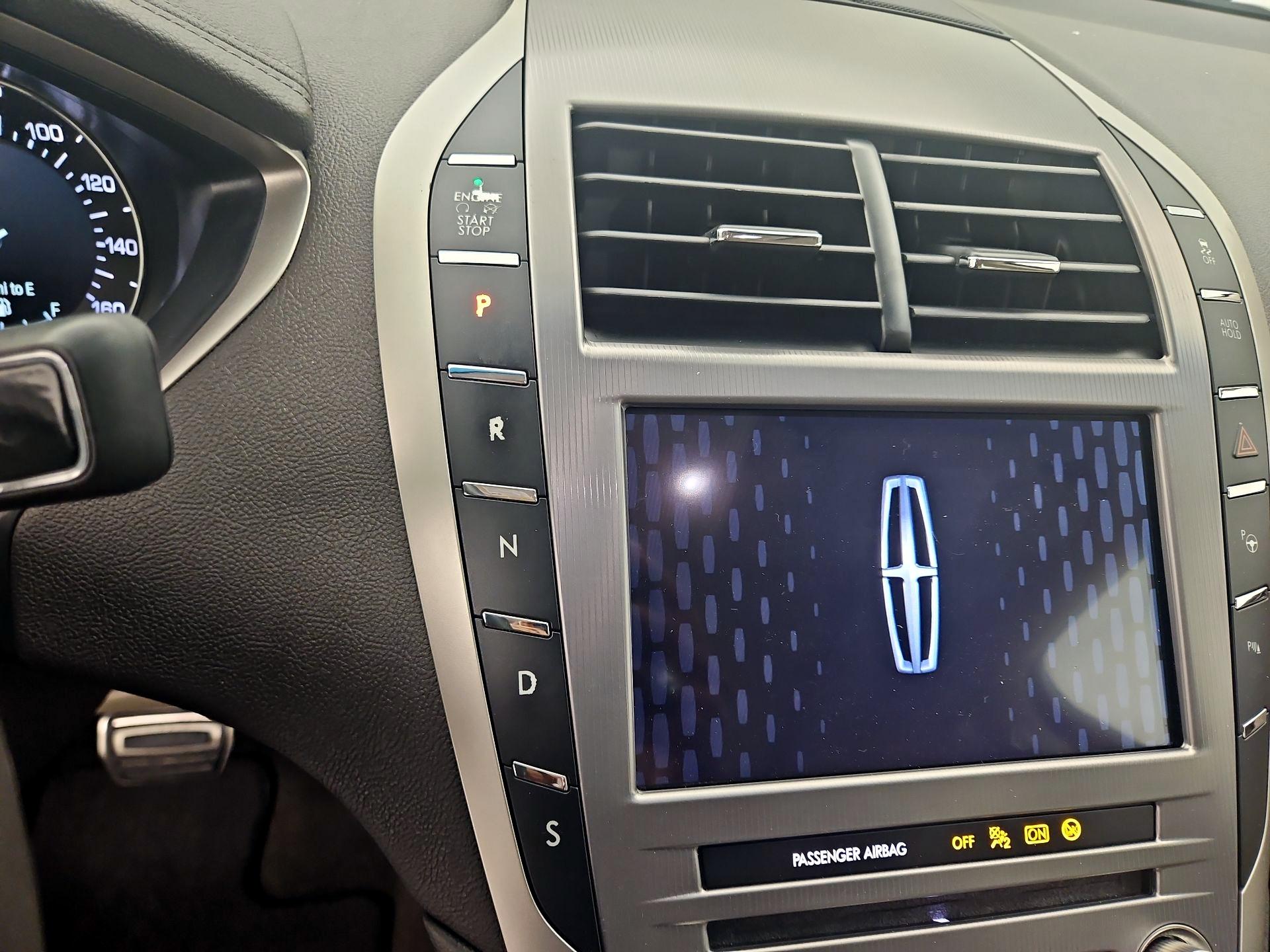 Thumbnail: 2020 Lincoln MKZ - 18