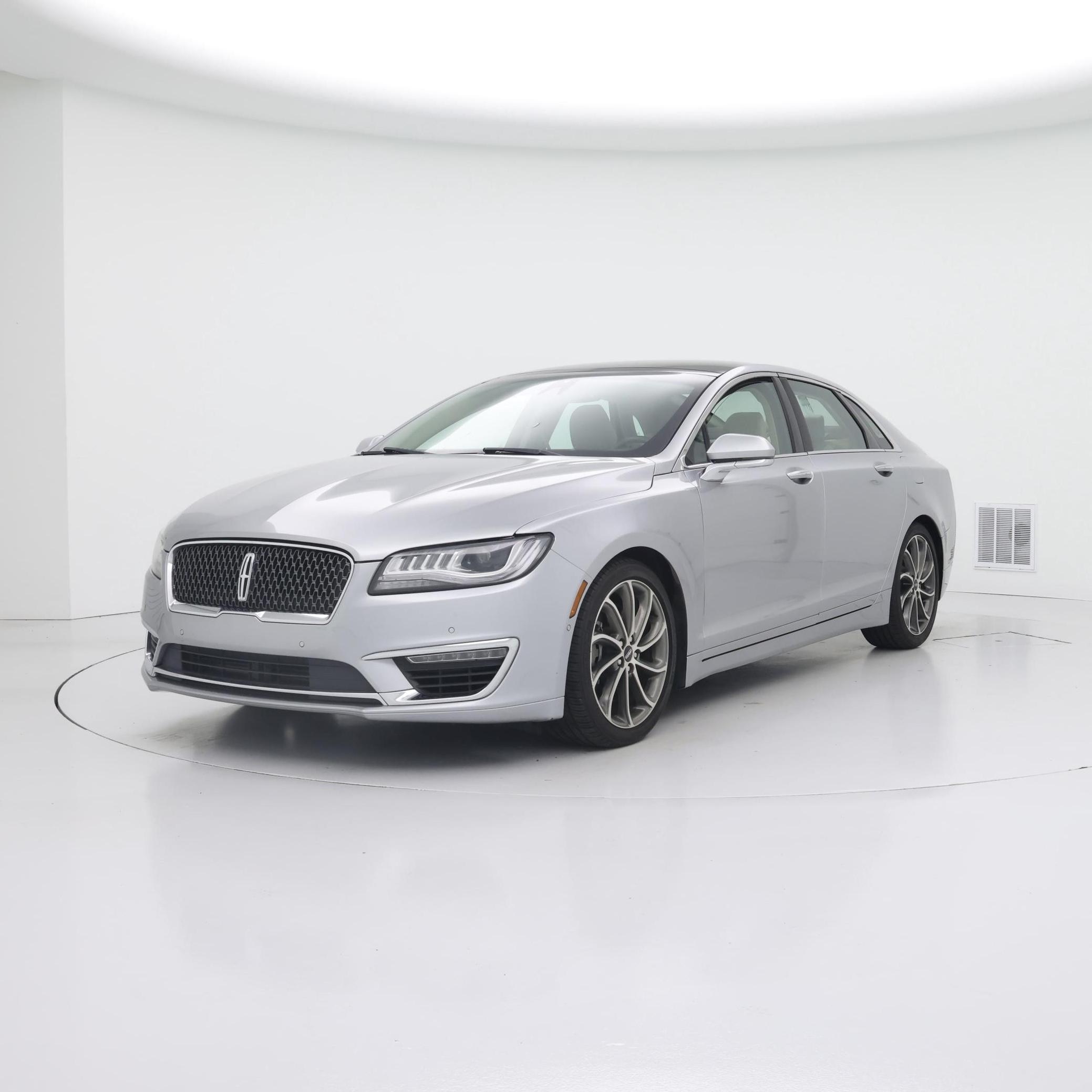 Thumbnail: 2020 Lincoln MKZ - 4