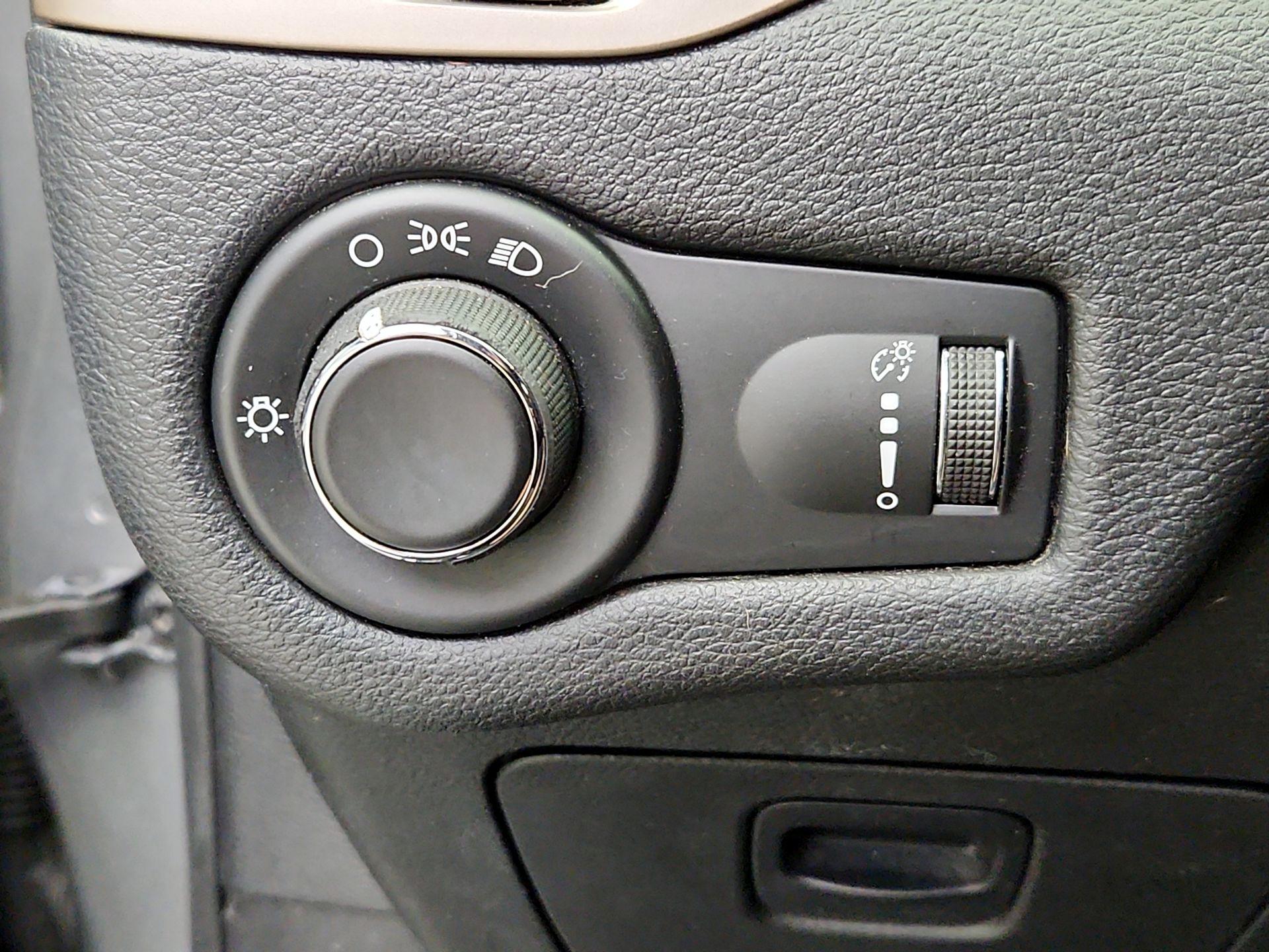 Thumbnail: 2016 Jeep Cherokee - 13