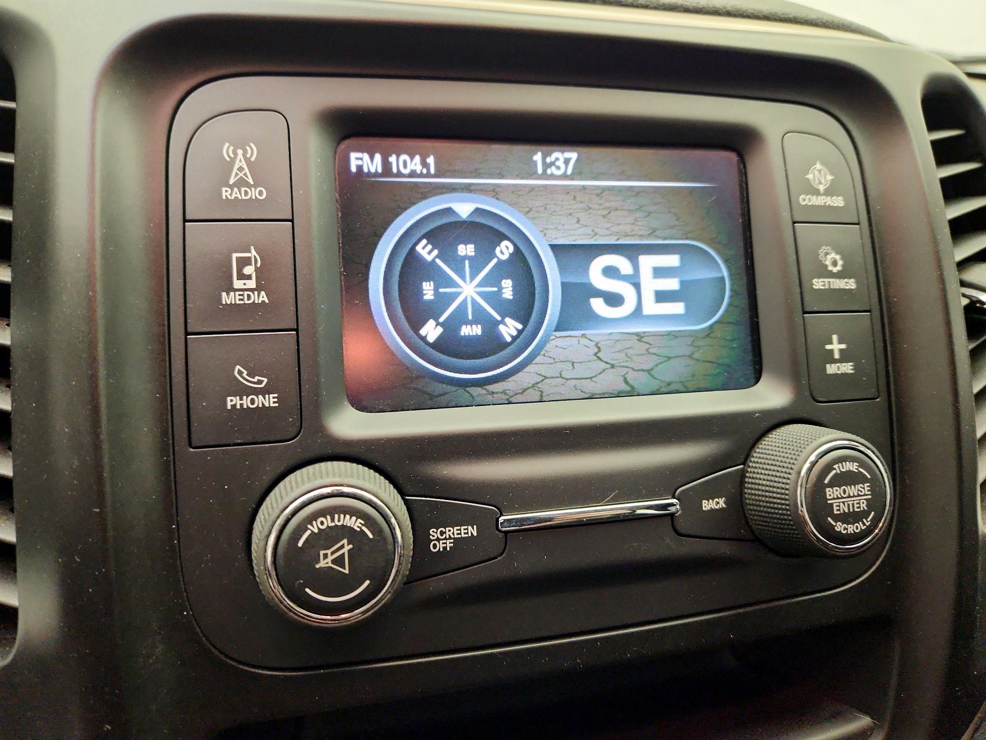 Thumbnail: 2016 Jeep Cherokee - 14