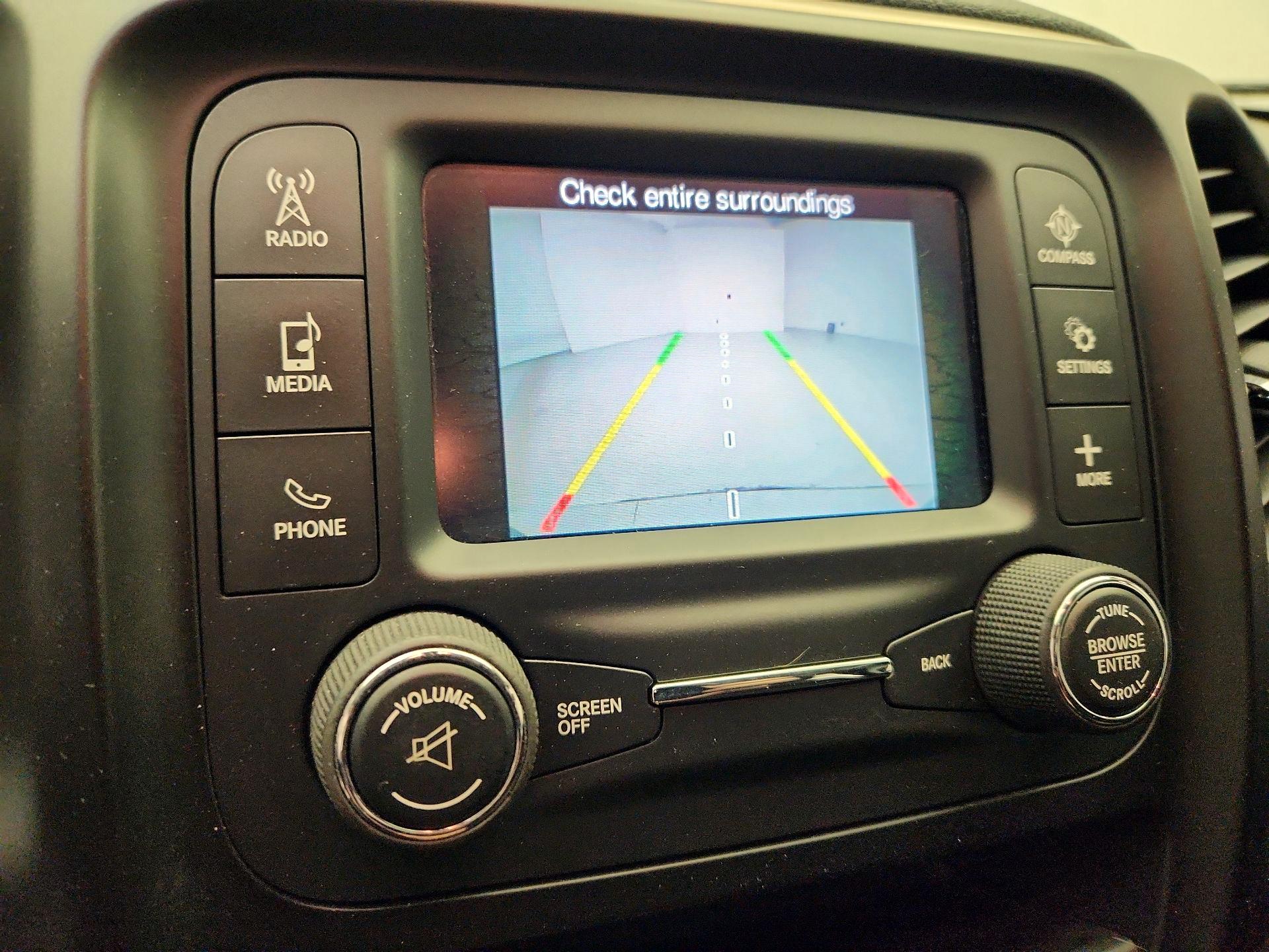 Thumbnail: 2016 Jeep Cherokee - 15