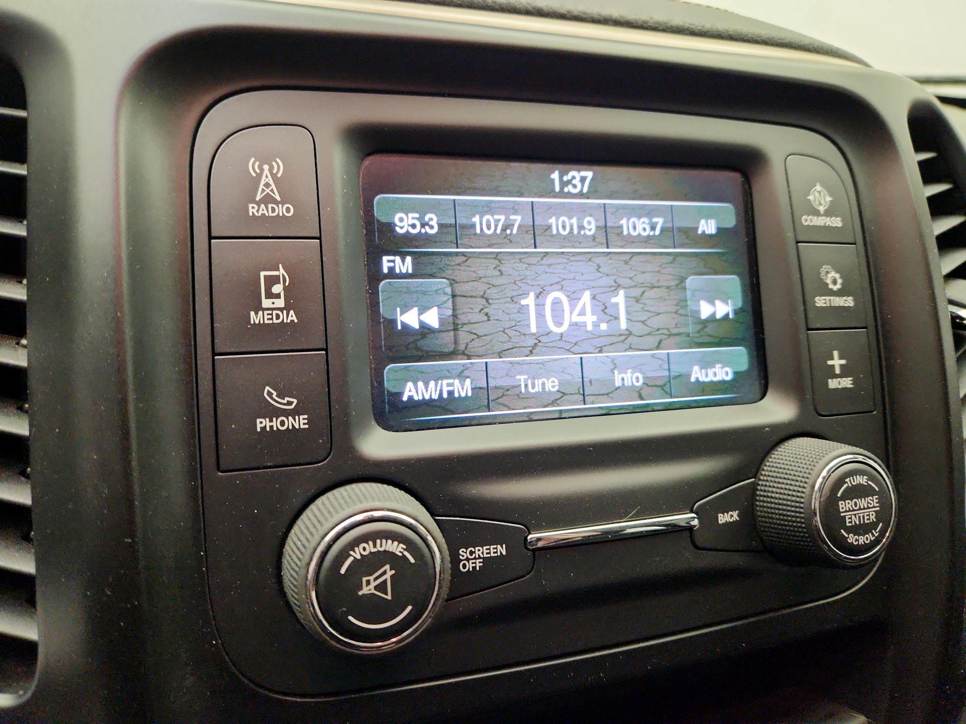 Thumbnail: 2016 Jeep Cherokee - 16