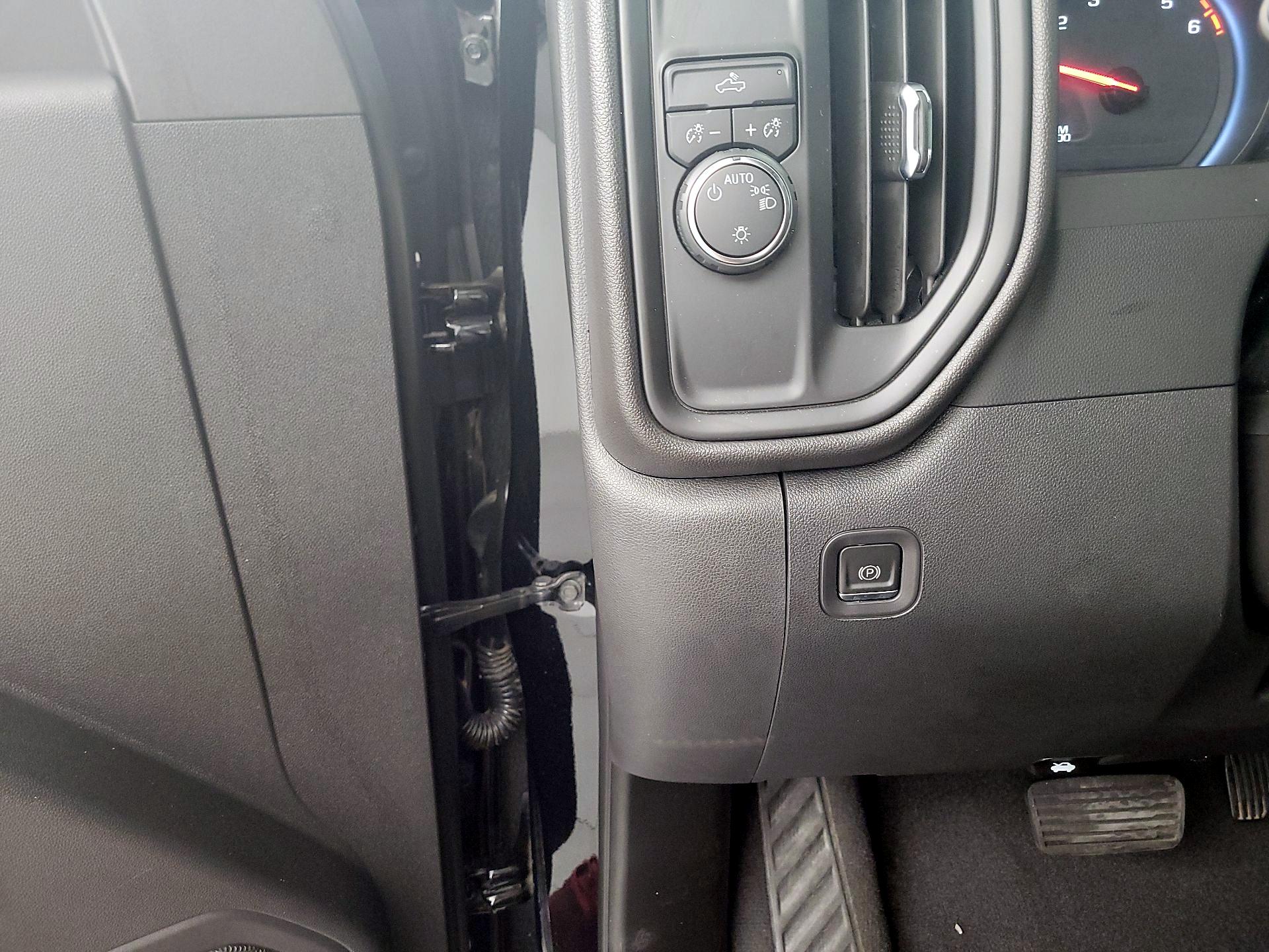 Thumbnail: 2023 Chevrolet Silverado 1500 - 13