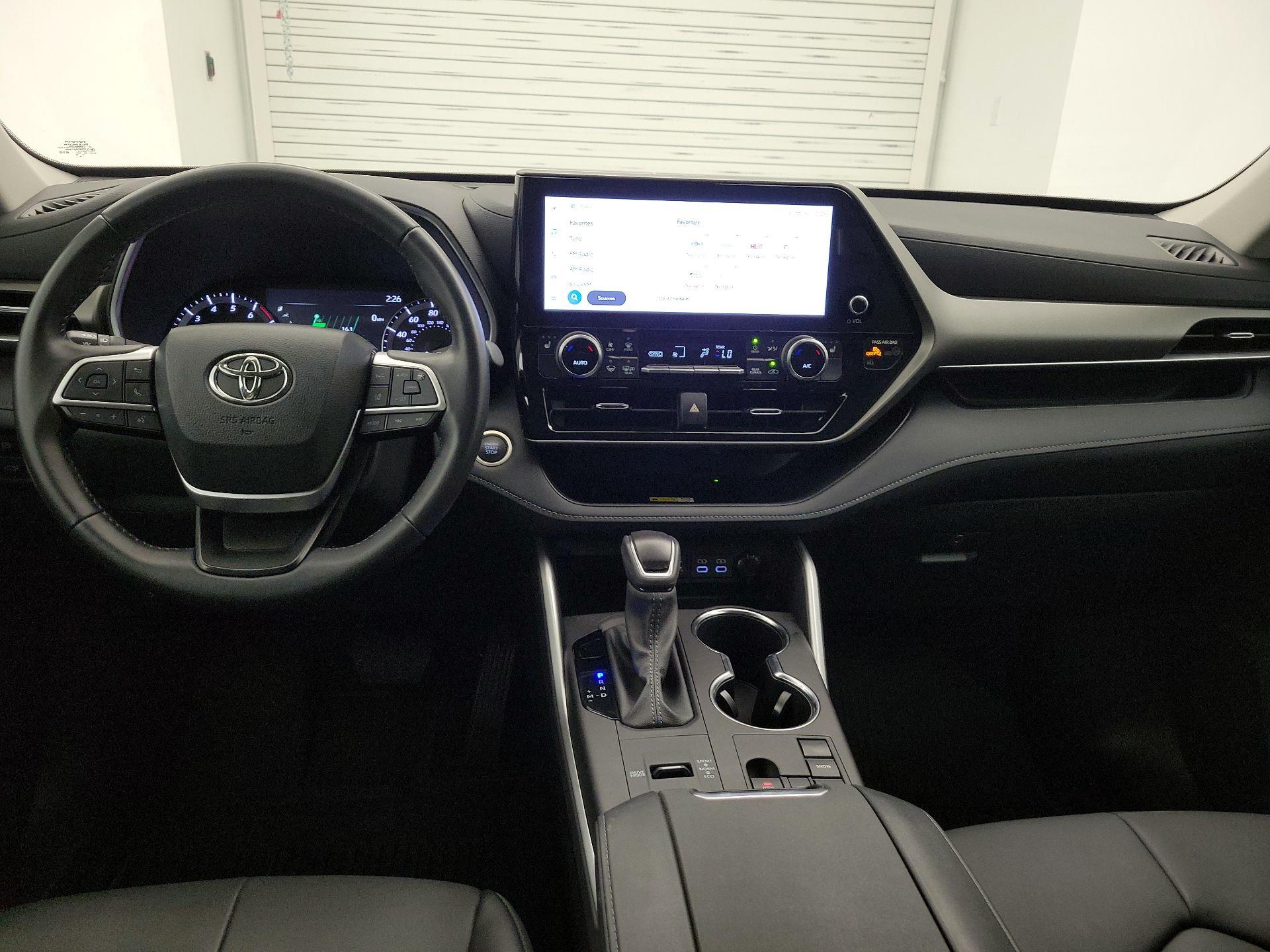 Thumbnail: 2024 Toyota Highlander - 9