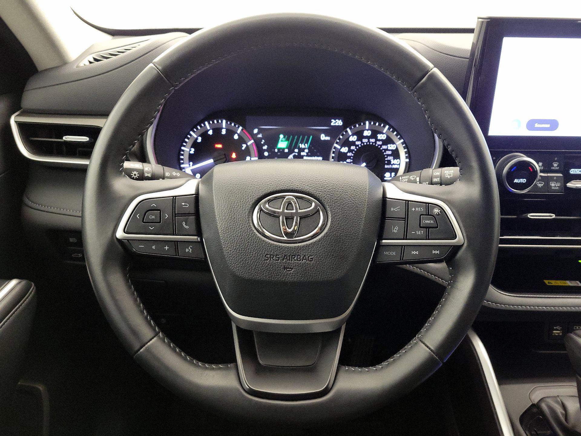 Thumbnail: 2024 Toyota Highlander - 10