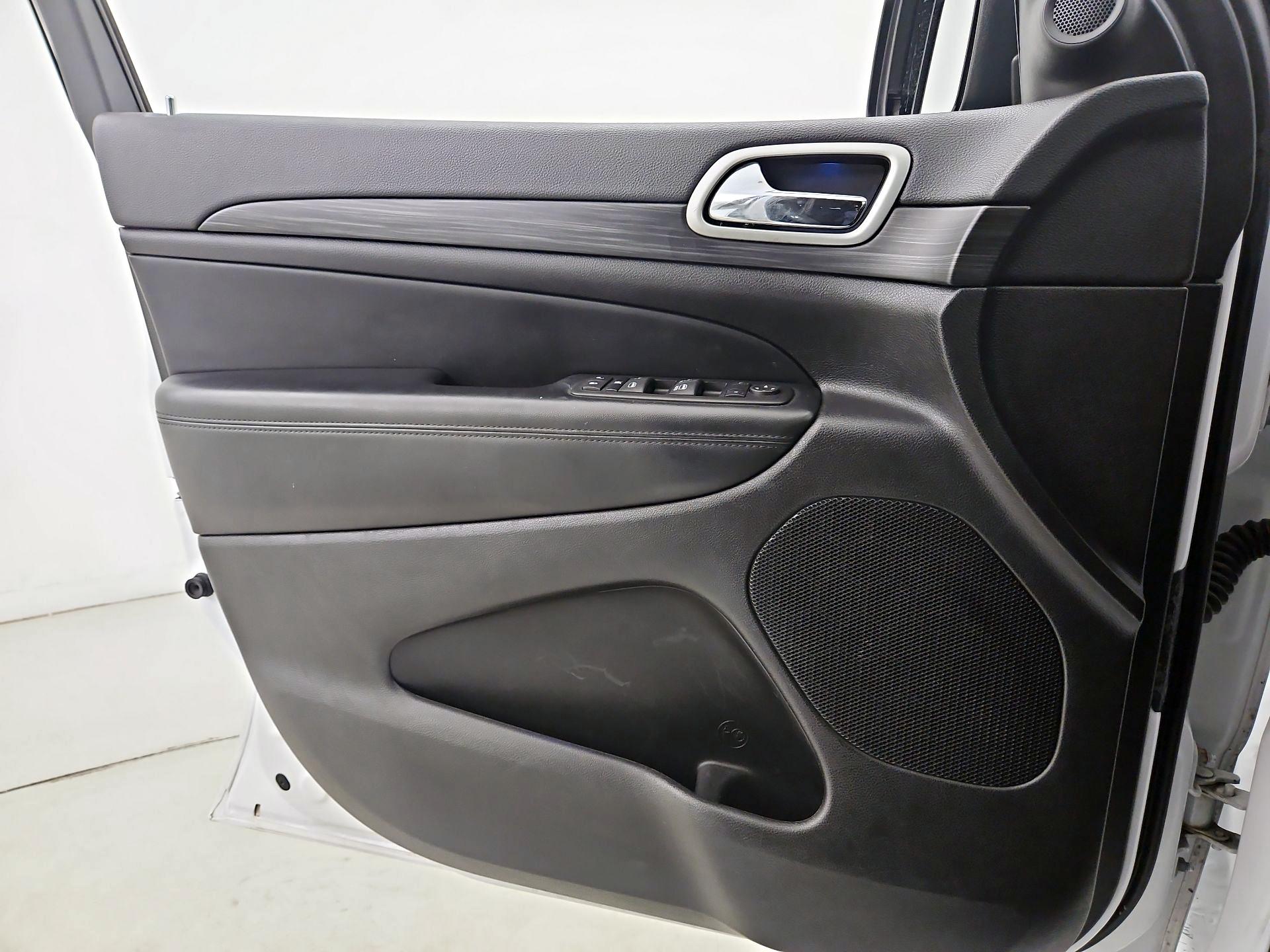 Thumbnail: 2021 Jeep Grand Cherokee - 12