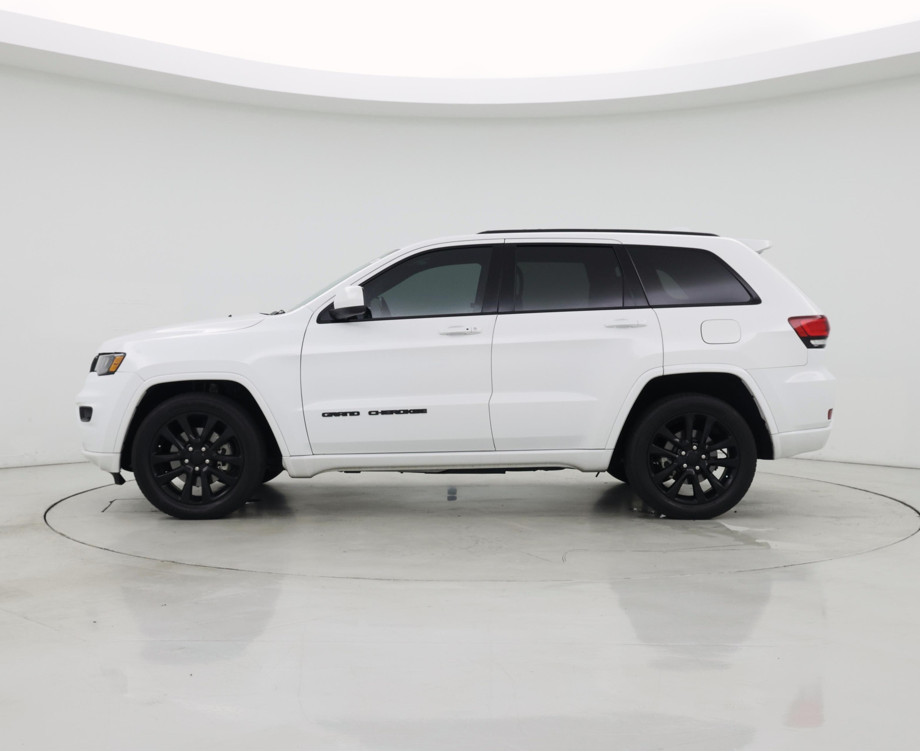 Thumbnail: 2021 Jeep Grand Cherokee - 3