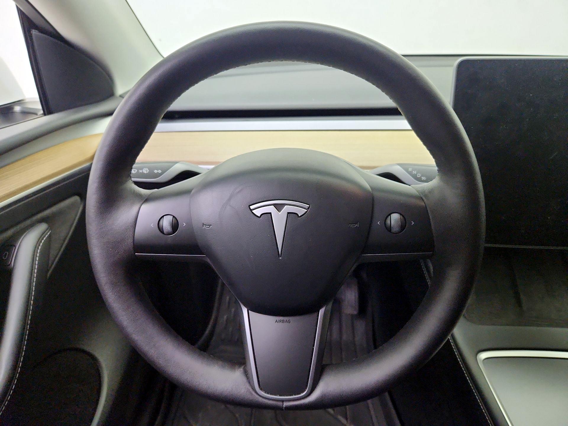 Thumbnail: 2023 Tesla Model Y - 10