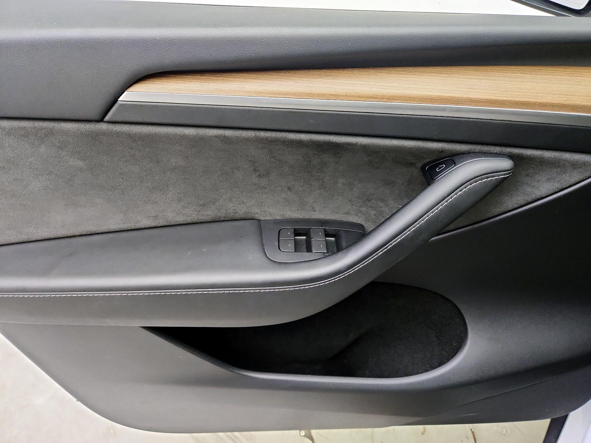Thumbnail: 2023 Tesla Model Y - 12