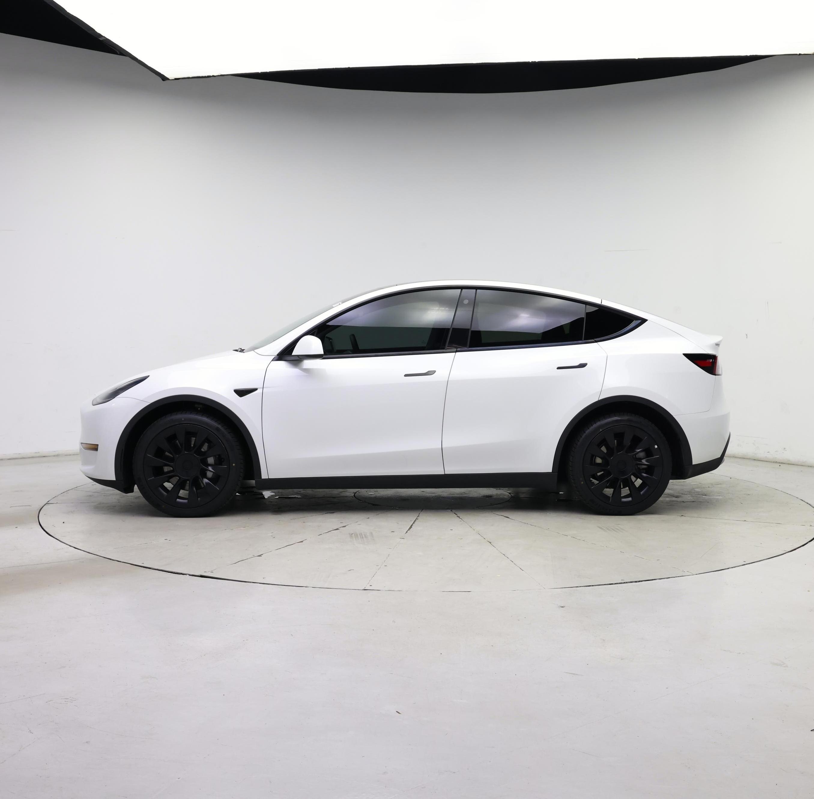 Thumbnail: 2023 Tesla Model Y - 3