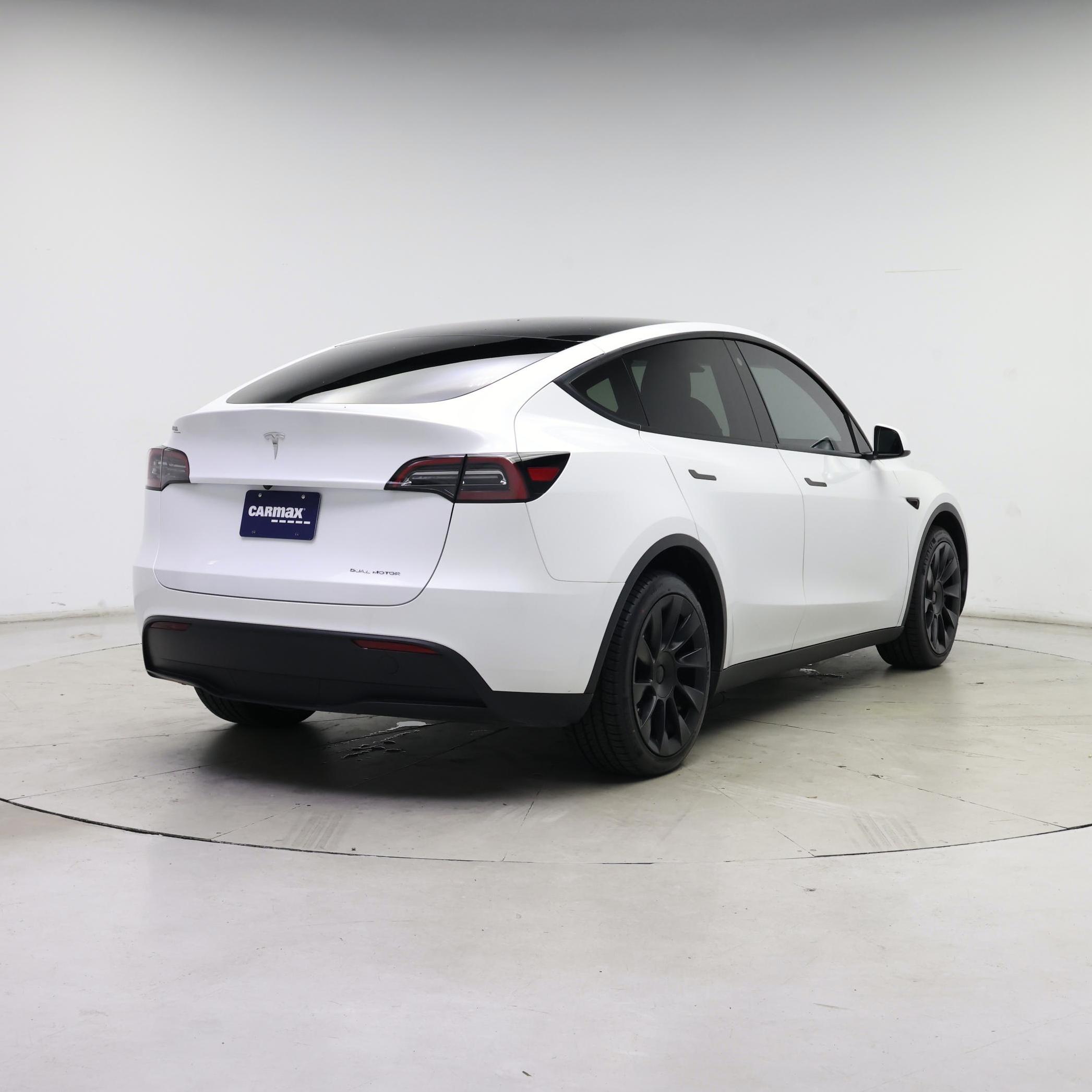 Thumbnail: 2023 Tesla Model Y - 8