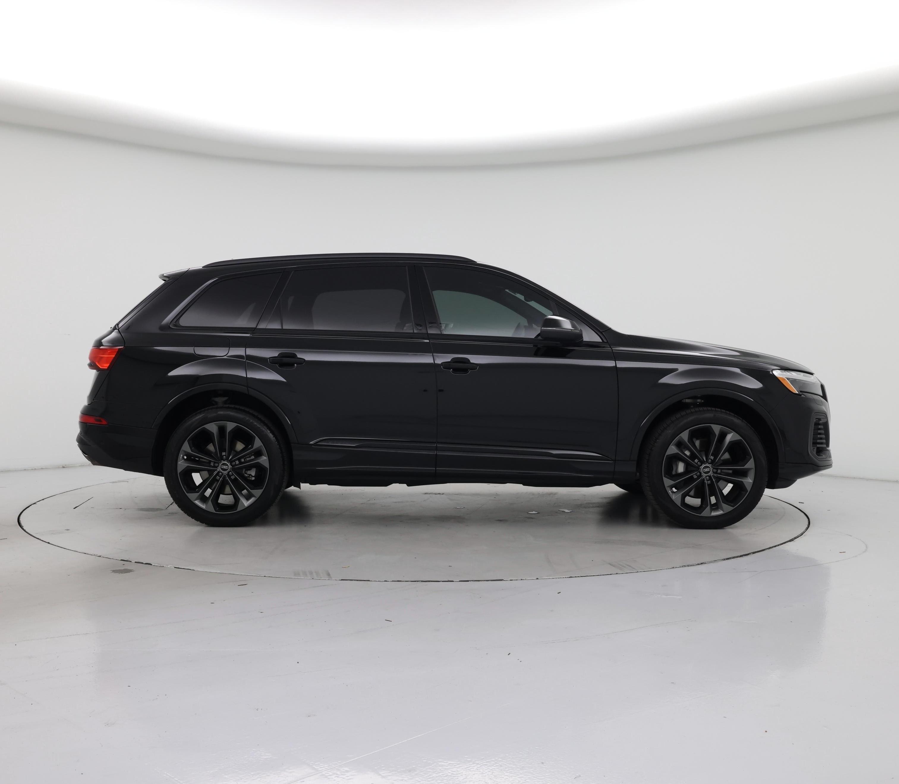 Thumbnail: 2025 Audi Q7 - 7