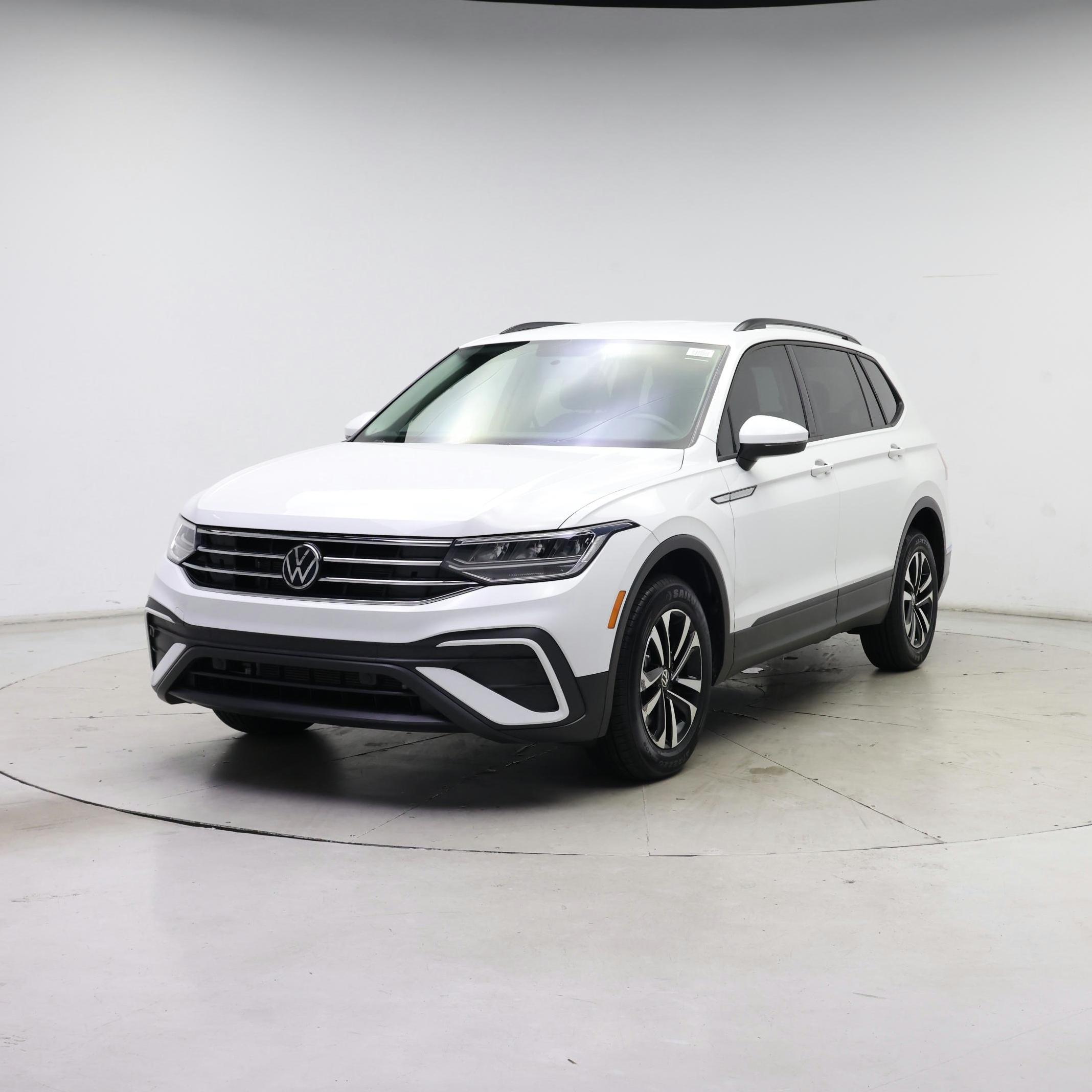 Thumbnail: 2022 Volkswagen Tiguan - 4