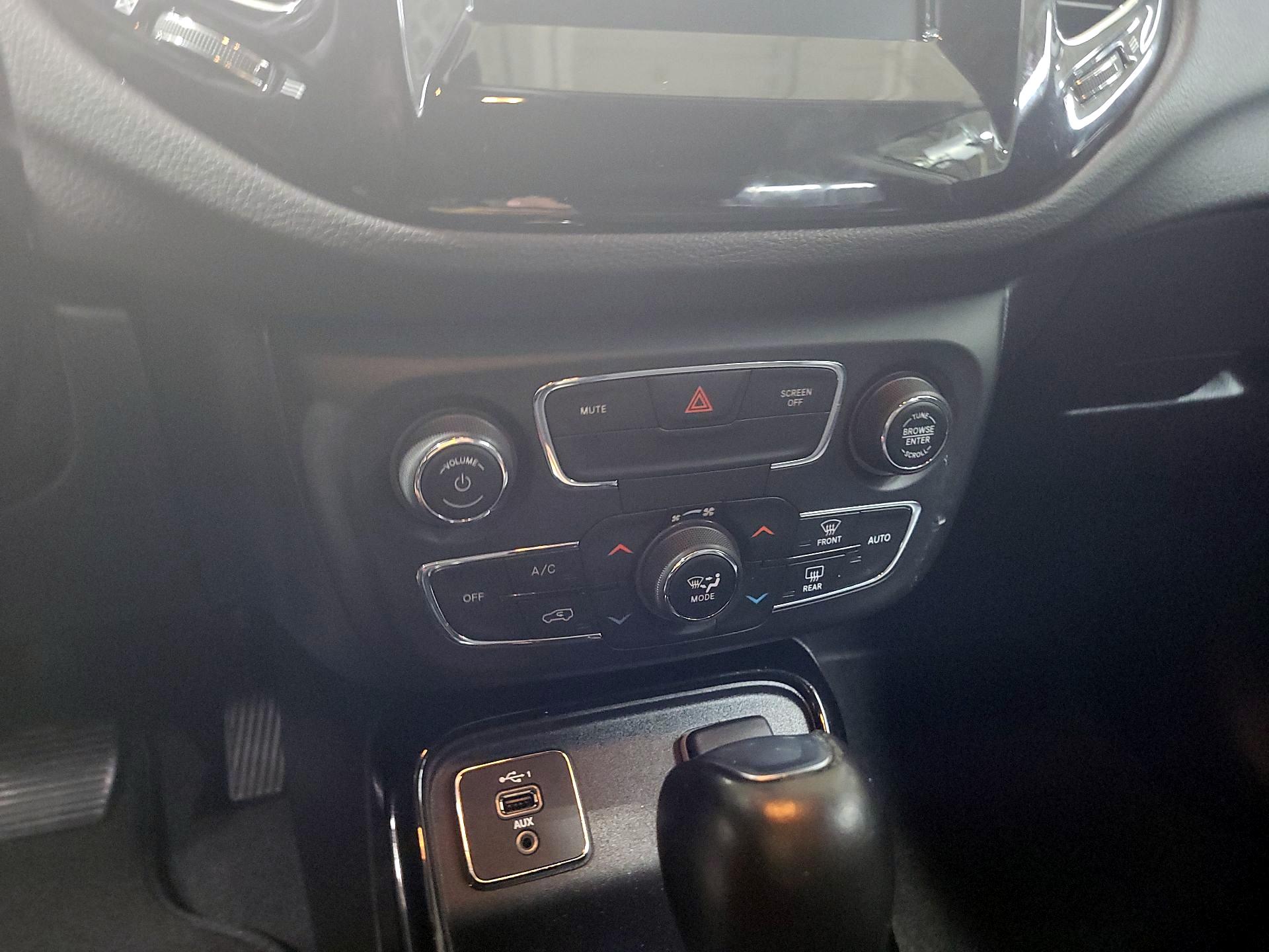 Thumbnail: 2020 Jeep Compass - 16