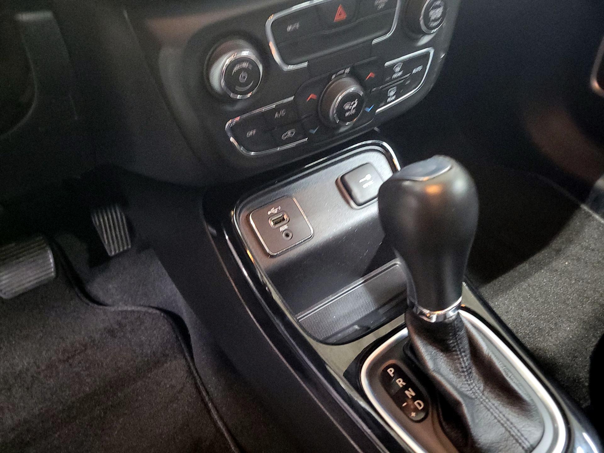 Thumbnail: 2020 Jeep Compass - 18