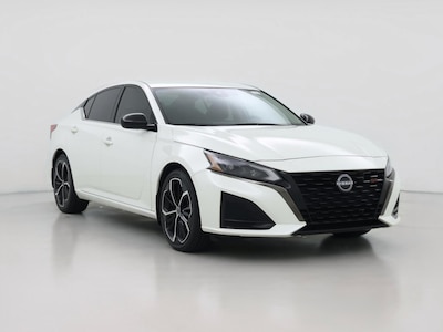 White 2023 Nissan Altima SR