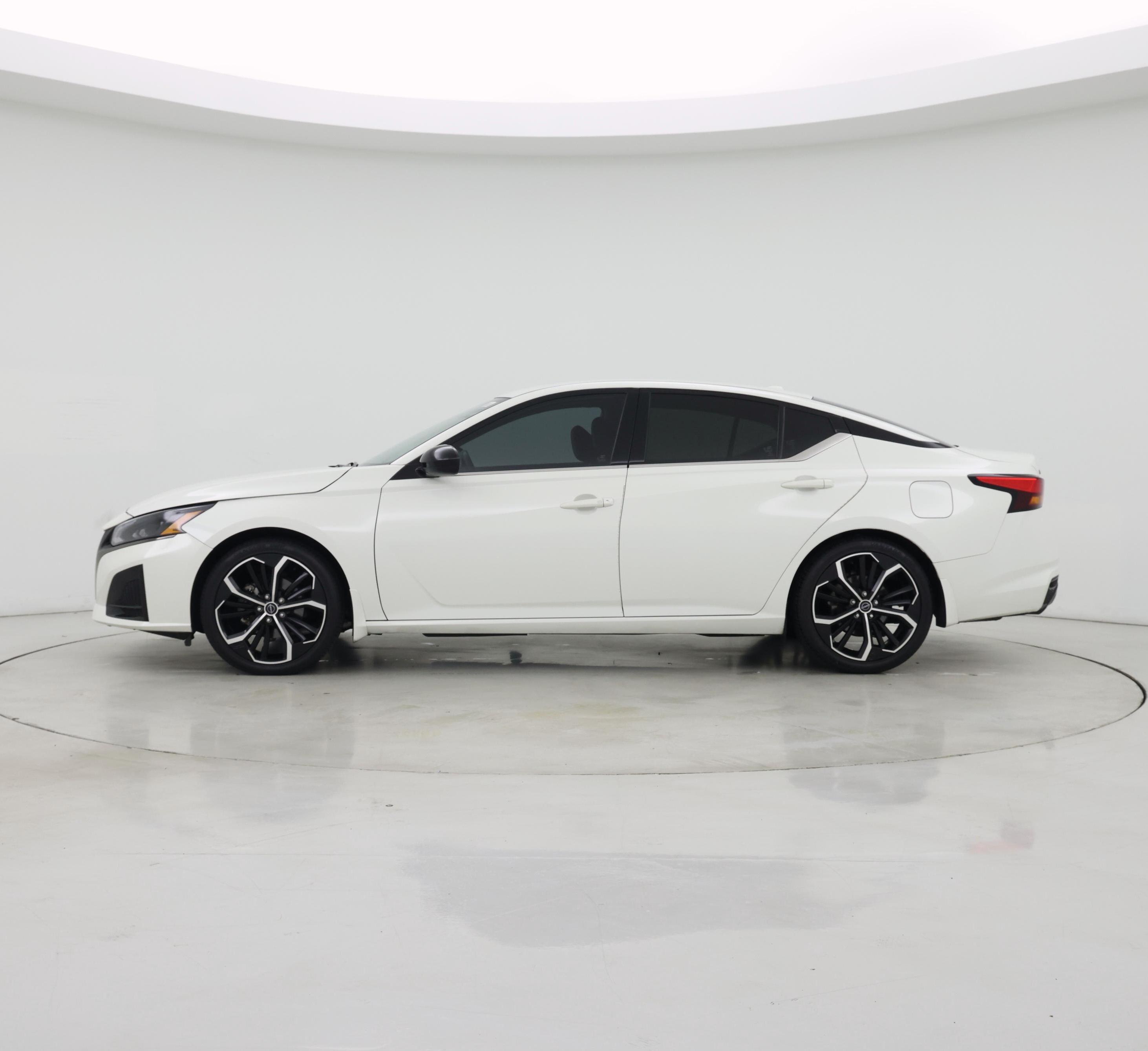 Thumbnail: 2023 Nissan Altima - 3