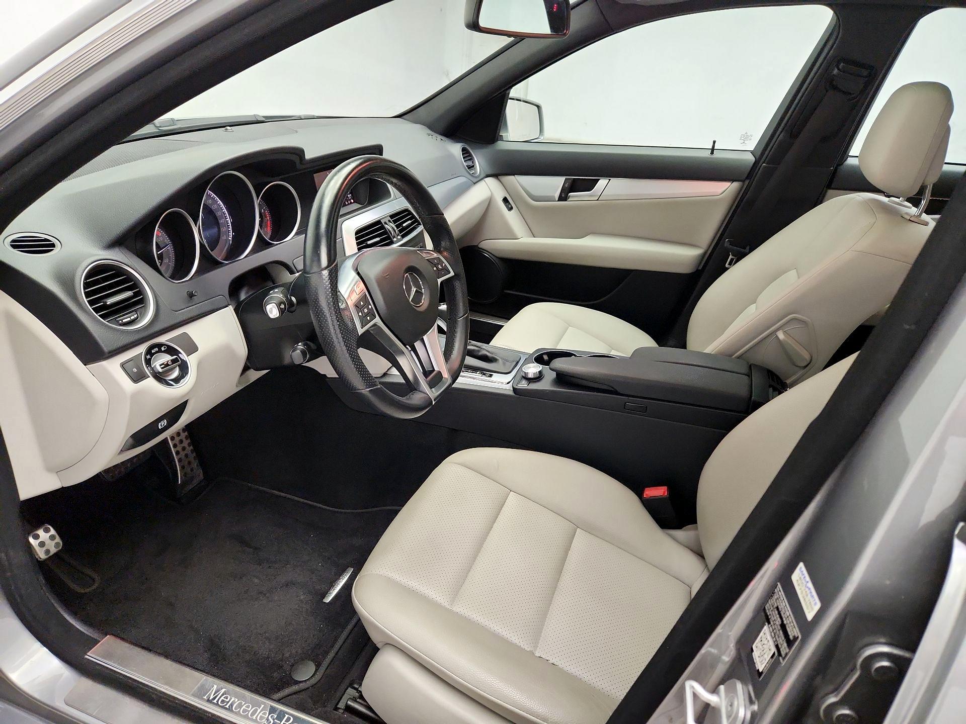 Thumbnail: 2014 Mercedes-Benz C-Class - 11