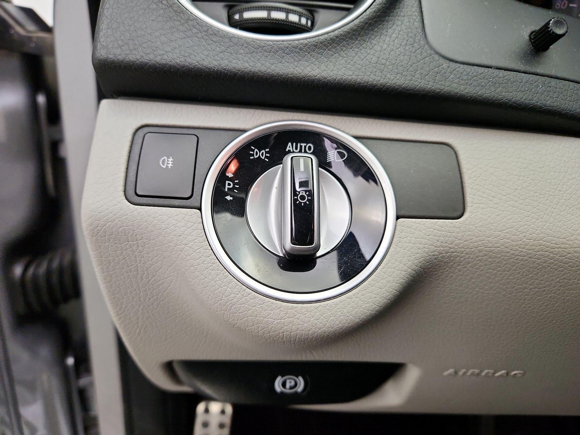 Thumbnail: 2014 Mercedes-Benz C-Class - 13