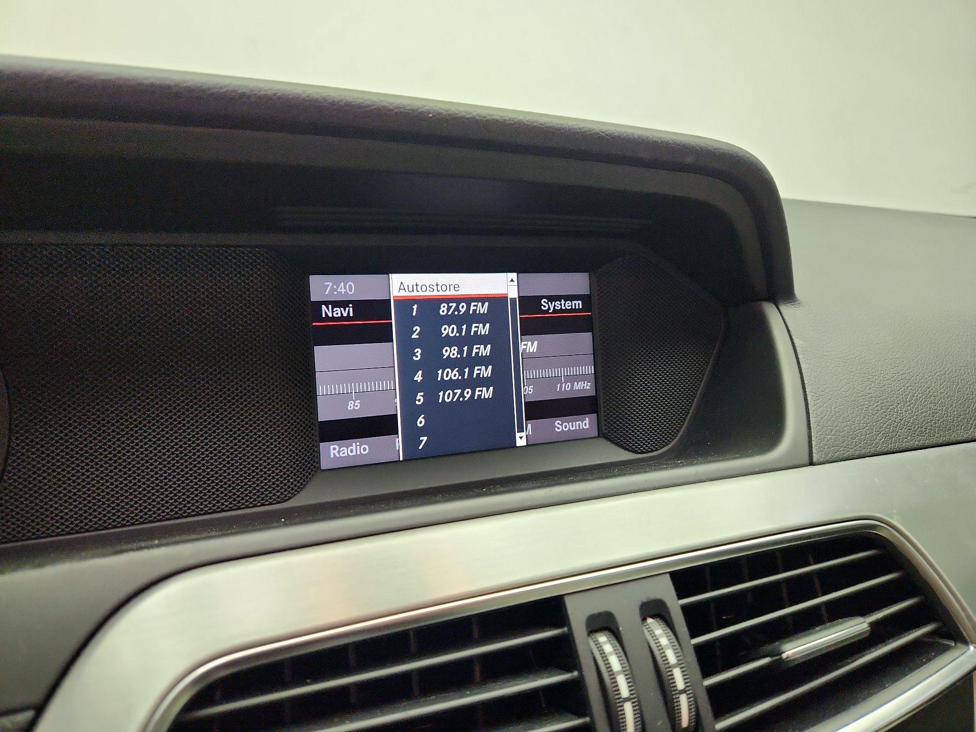 Thumbnail: 2014 Mercedes-Benz C-Class - 15
