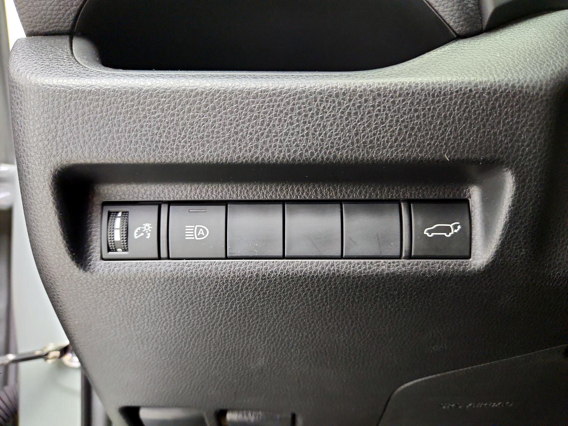 Thumbnail: 2019 Toyota RAV4 - 13