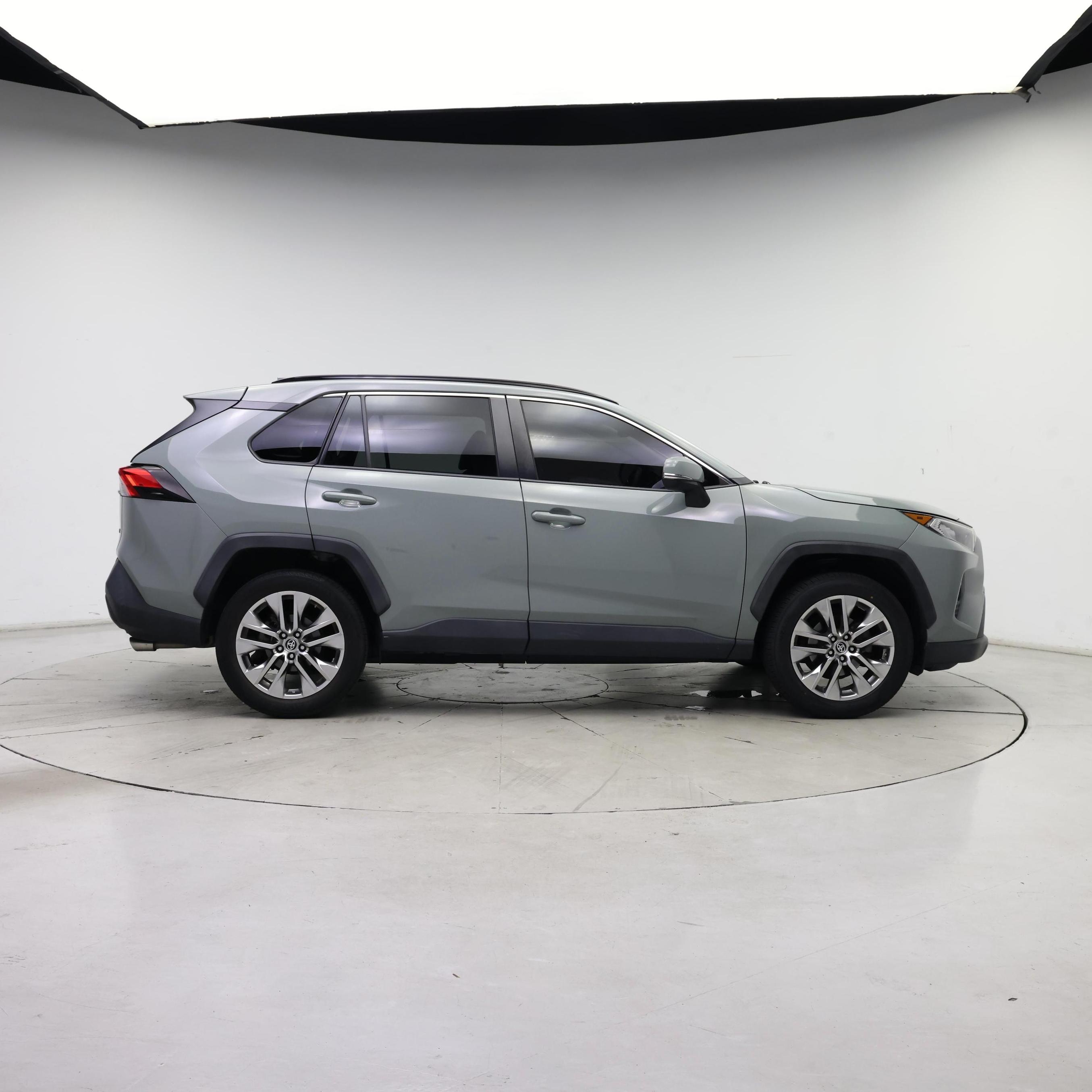 Thumbnail: 2019 Toyota RAV4 - 7