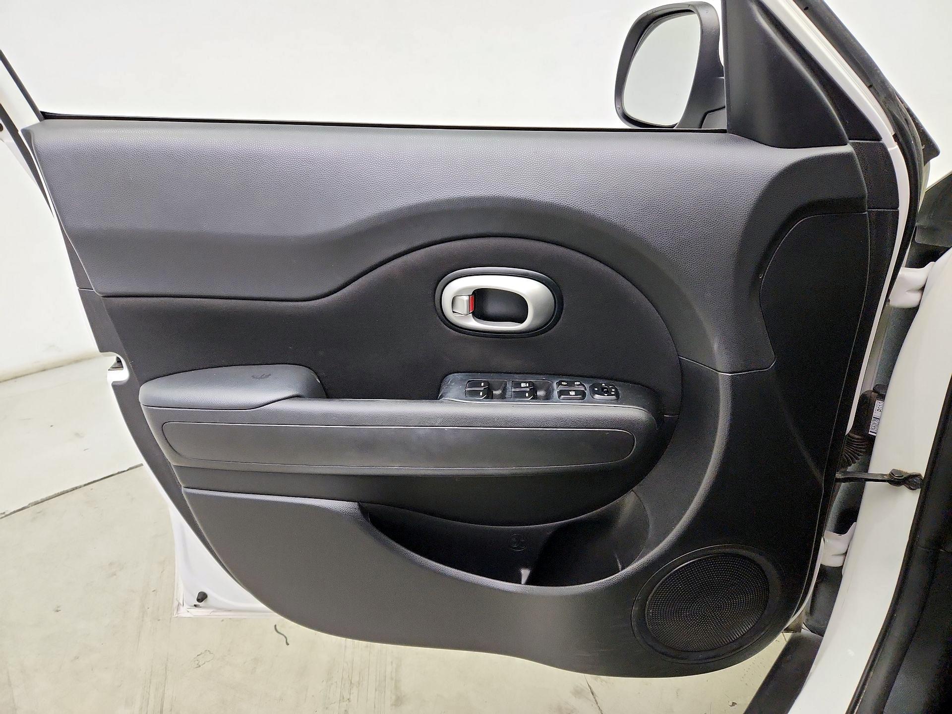 Thumbnail: 2016 Kia Soul - 12