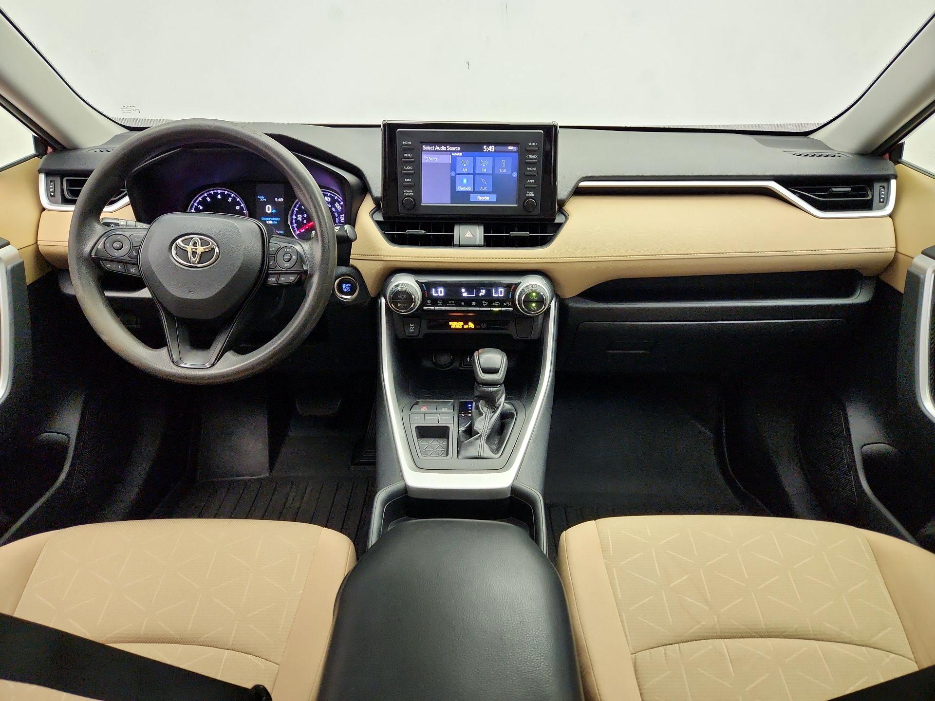 Thumbnail: 2019 Toyota RAV4 - 9