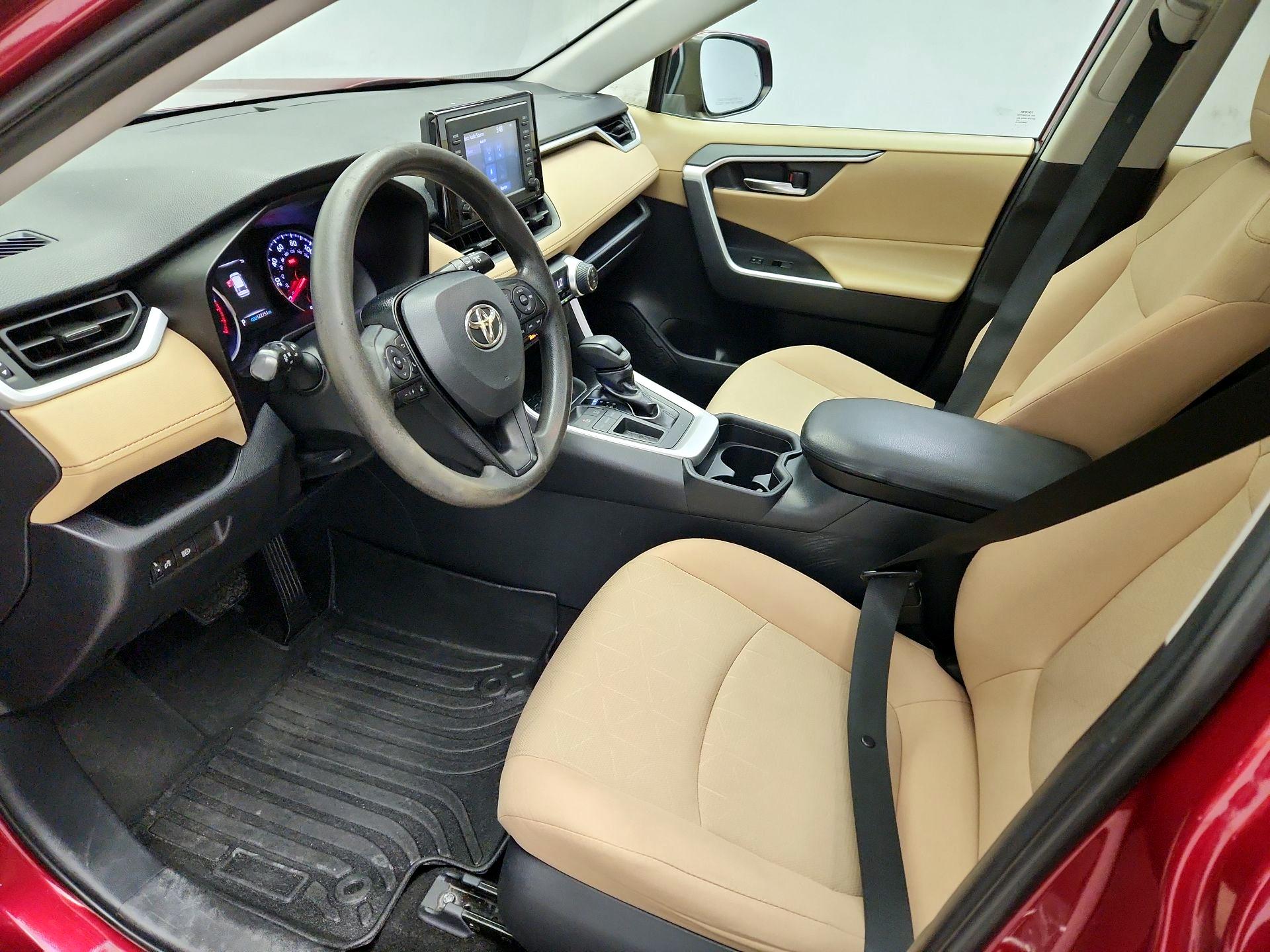 Thumbnail: 2019 Toyota RAV4 - 11