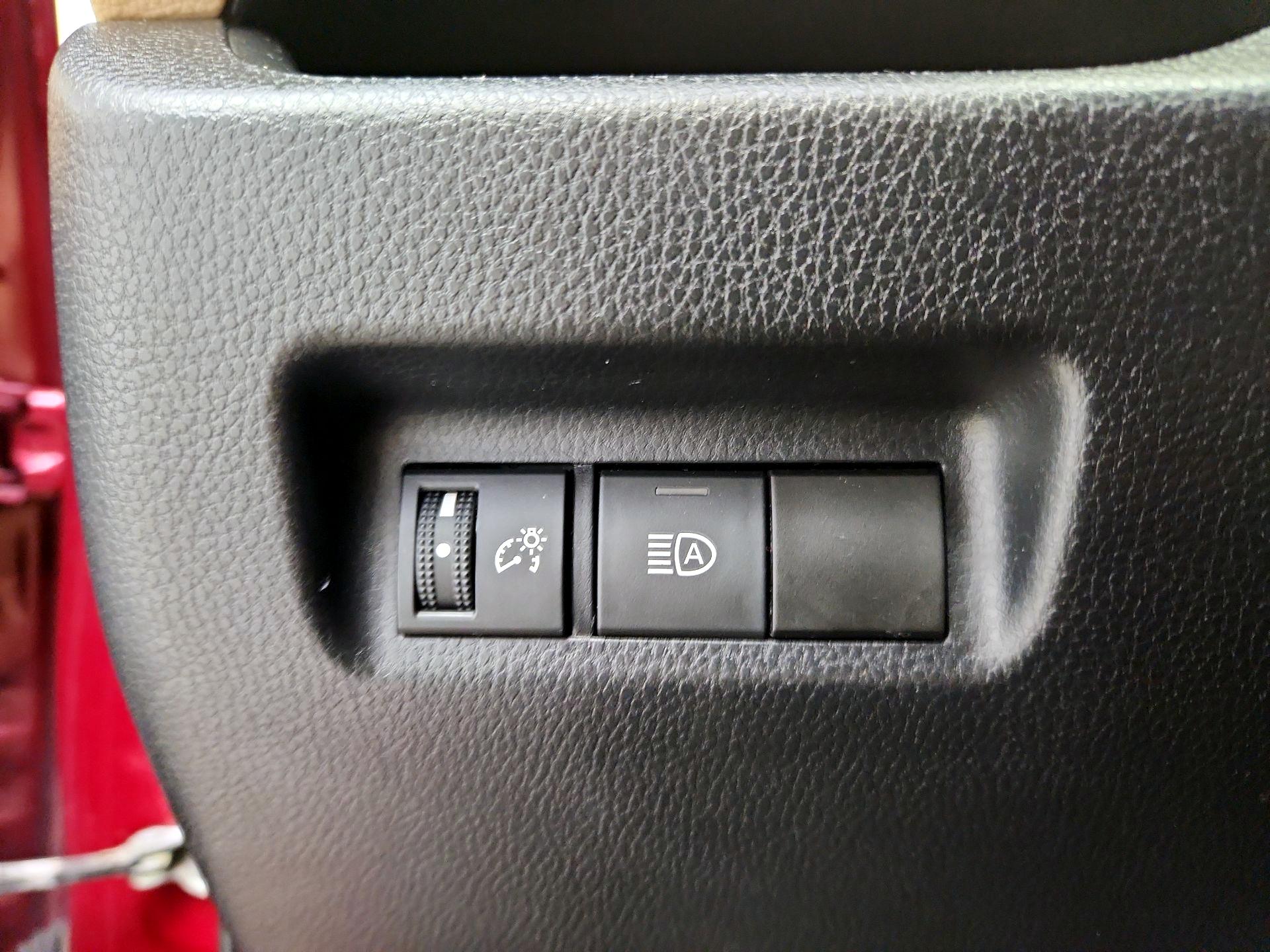 Thumbnail: 2019 Toyota RAV4 - 13