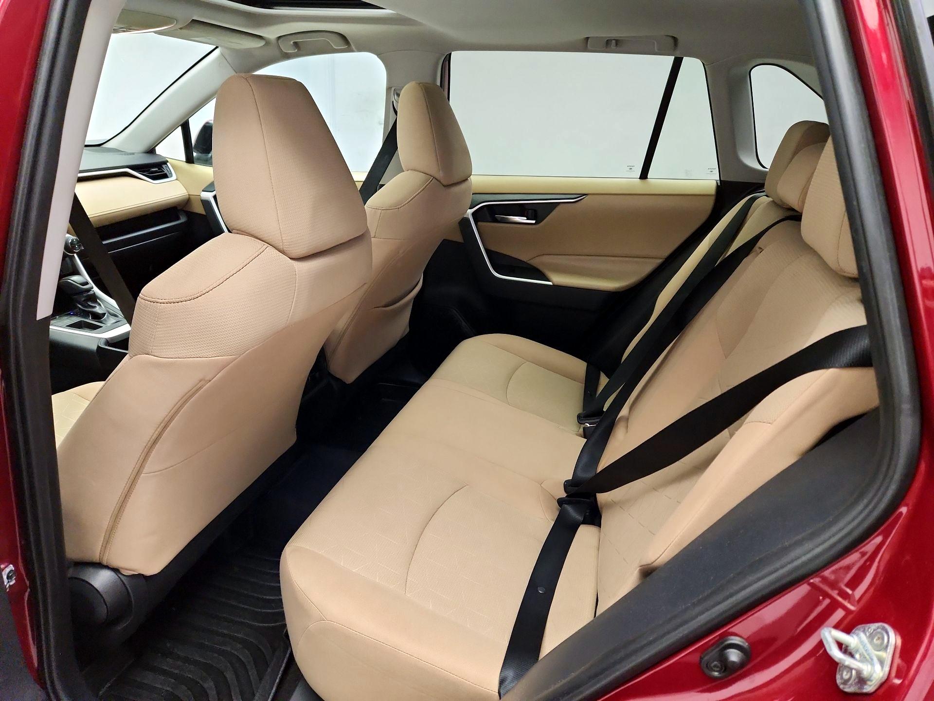 Thumbnail: 2019 Toyota RAV4 - 20