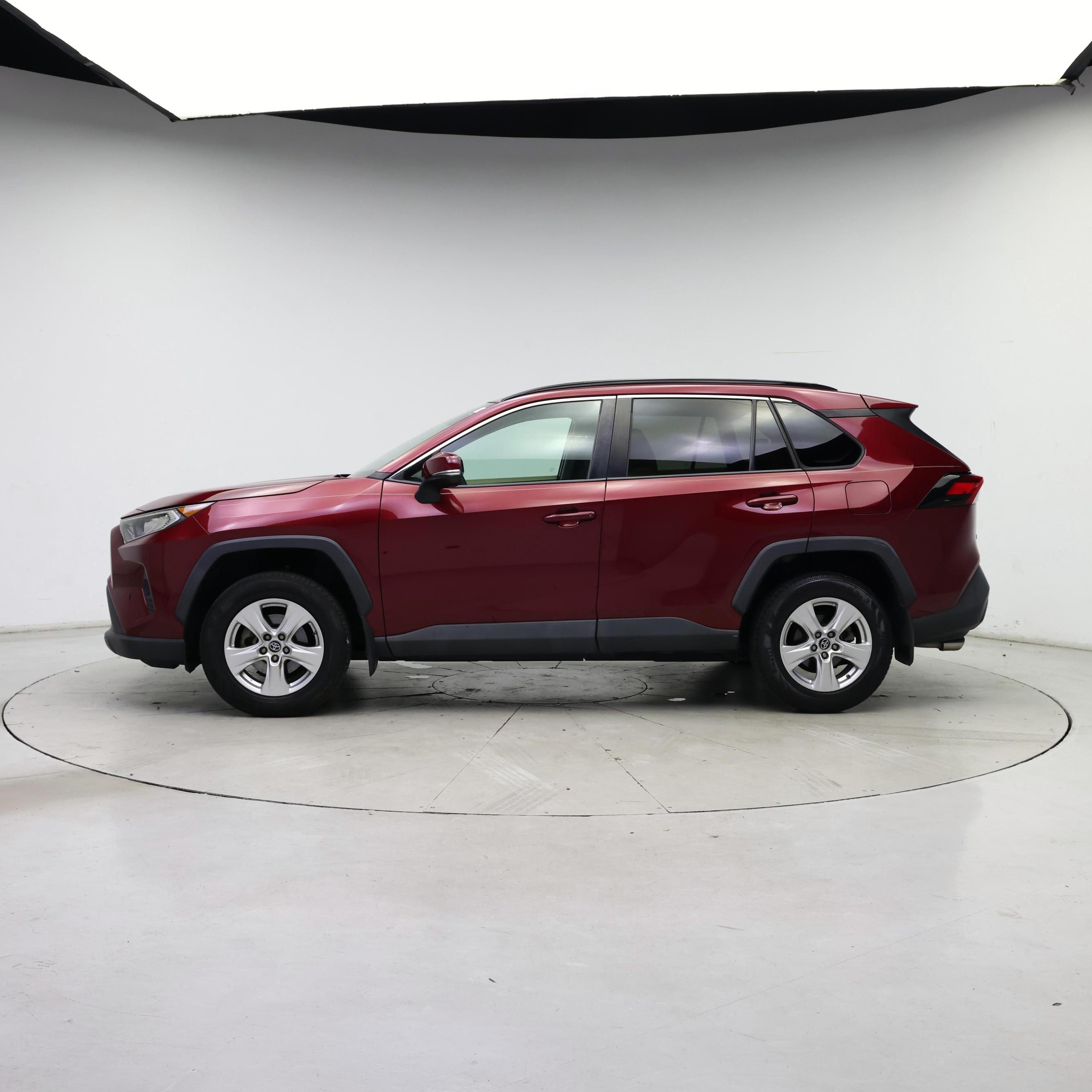 Thumbnail: 2019 Toyota RAV4 - 3