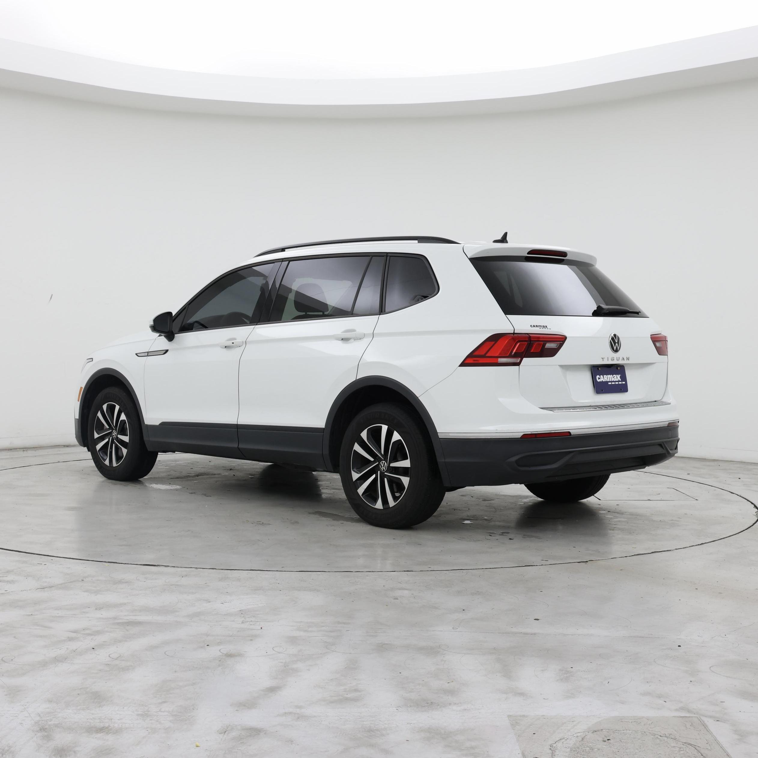 Thumbnail: 2022 Volkswagen Tiguan - 2