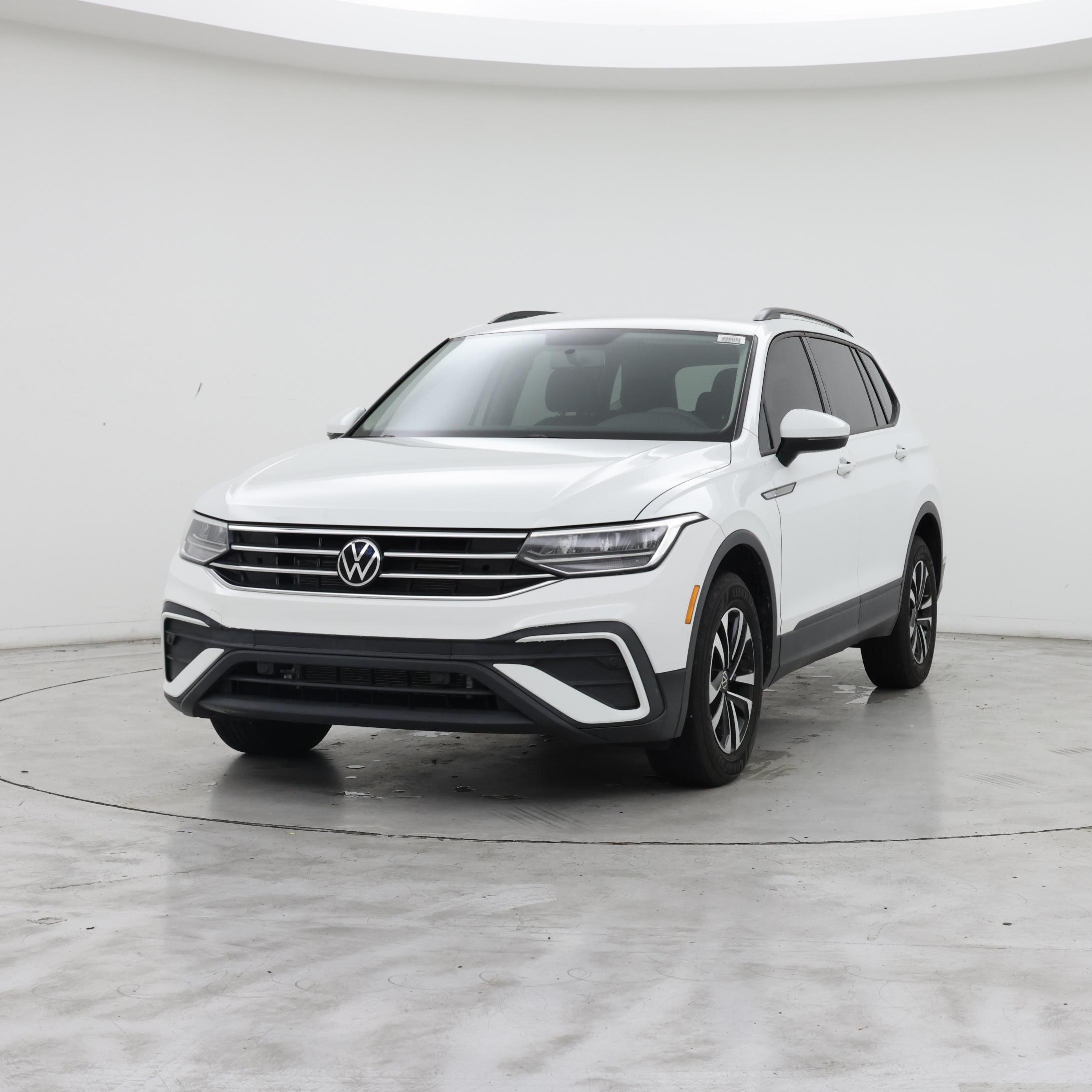 Thumbnail: 2022 Volkswagen Tiguan - 4